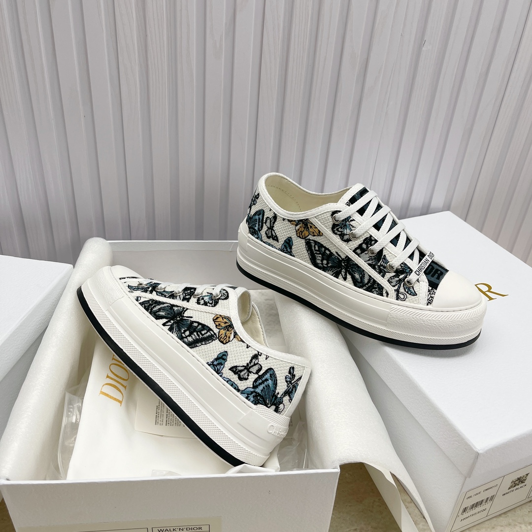 NO:387405,High-version, Dior flat sneakers adopt full embroidery iconic pictures, spot high-quality Dior flat sneakers adopt full embroidery iconic patterns. The market top quality foreign counters are popular. Non-market ordinary imitation version. The fabric is made of imported Italian fabrics. Embroidered uppers, original mold glued logo matte five-pointed star outsole imported lambskin + high elastic injection molding mold Logo foamed footbed size 35-41 (40 41 customized), casual shoes/sports shoes, dior, dior, sneakers, sheepskin19860909高版本,Dior(迪奥 )平底运动鞋采用全刺绣标志性图现货高品质Dior(迪奥 )平底运动鞋采用全刺绣标志性图案.市场顶级品质国外专柜爆款.非市场普通仿版.面料采用意大利进口布料.刺绣鞋面,原版模具注胶Logo磨砂五角星大底内里进口小羊皮+高弹力 注塑成型模具Logo发泡垫脚 码数35一41(40 41订做),休闲鞋/运动鞋,dior,dior,sneakers,sheepskin,Women's Shoes