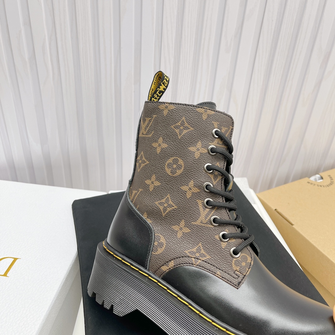 The factory price is 688, Dr Martes, Dr. Martin’s Boots. “Dr” real-skin short boots. Number: 3541。 - 图片 8