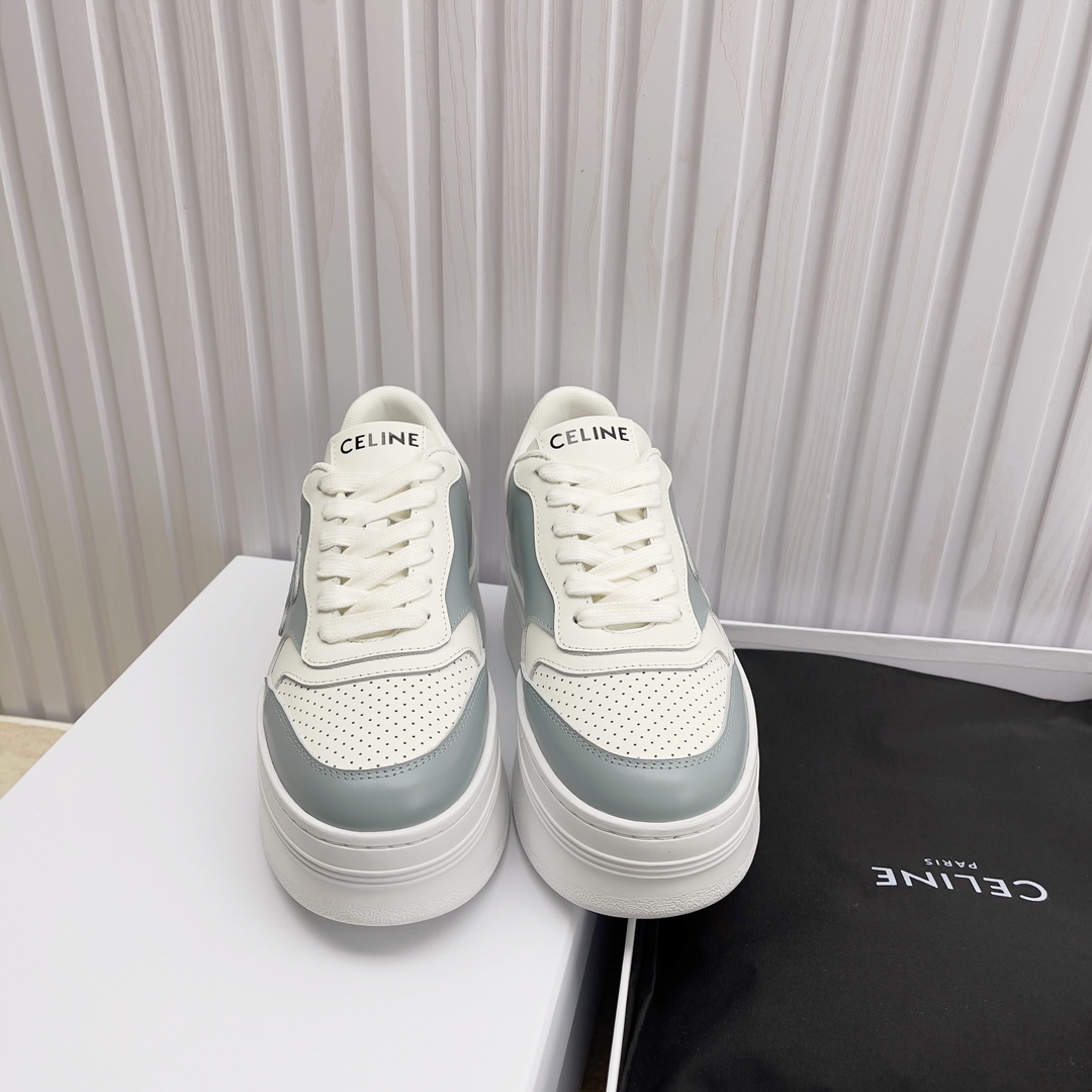 NO:249459,CELlNE High-quality 2025 Thick-soled Small White Shoes!  This catwalk style is also the same as that of the ISA celebrity!  It comes with its own height-enhancing effect, fashionable and cool girls are relaxed, fashionable, versatile and comfortable. It is really hard not to be moved by thick-soled casual and breathable sports white shoes!  Fabric cowhide, inner breathable grid, size 35 to 40, casual shoes/sports shoes, celine, sneakers, cowhide19860909CELlNE 赛琳高品质2025 厚底 小白鞋！这走秀款也是isa明星同款！自带增高效果,时髦毛酷女孩轻松时尚又百搭舒适度极佳.厚底休闲透气运动小白鞋真很难不动心！面料牛皮,内里透气网格 码数35一40,休闲鞋/运动鞋,celine,sneakers,cowhide,Women's Shoes