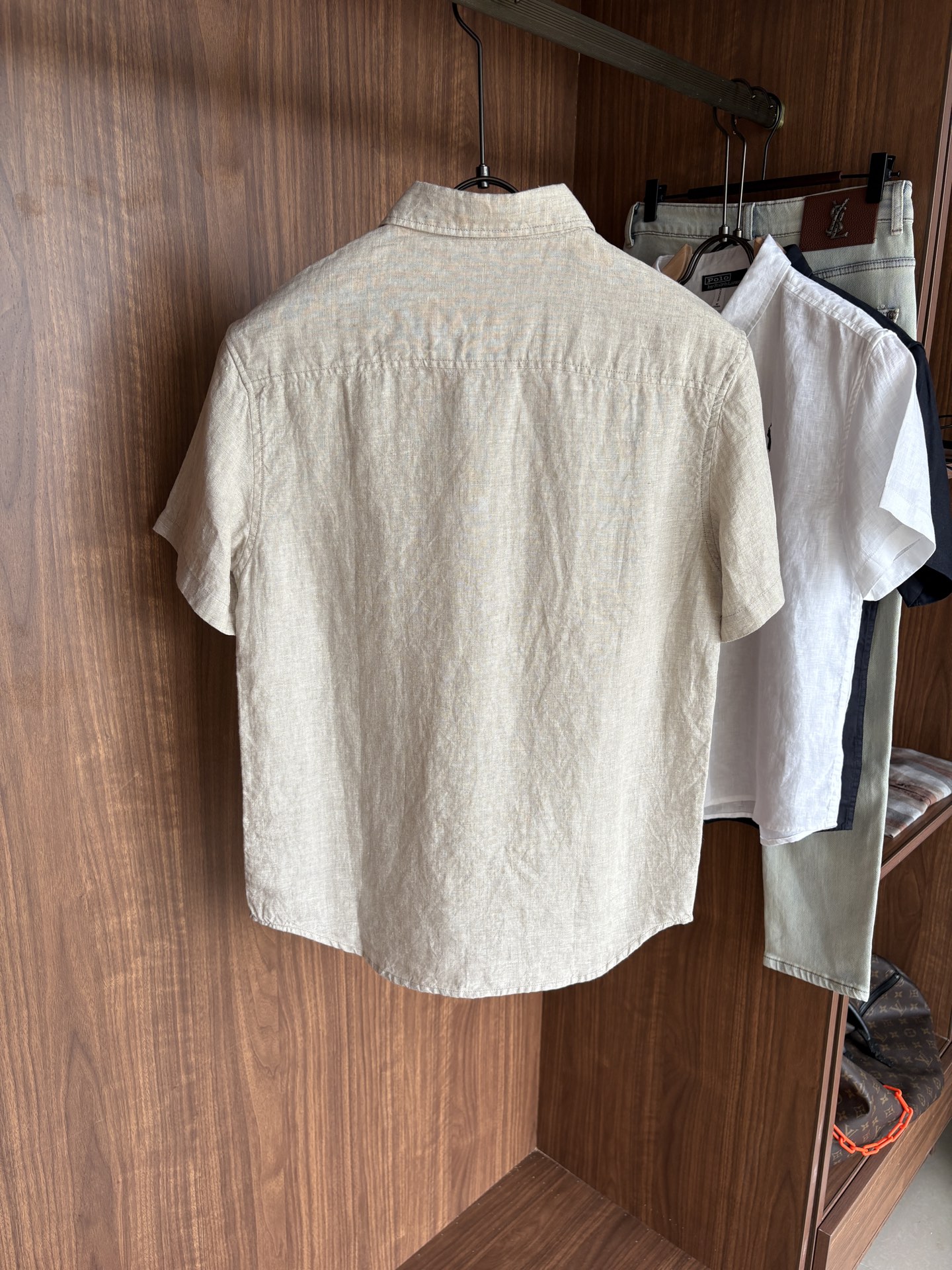 “Raulen’s New 100% Linen Collection: Stylish, Cozy, Light-Skinned. Colors: White, Plaster, Blue.” - 图片 2