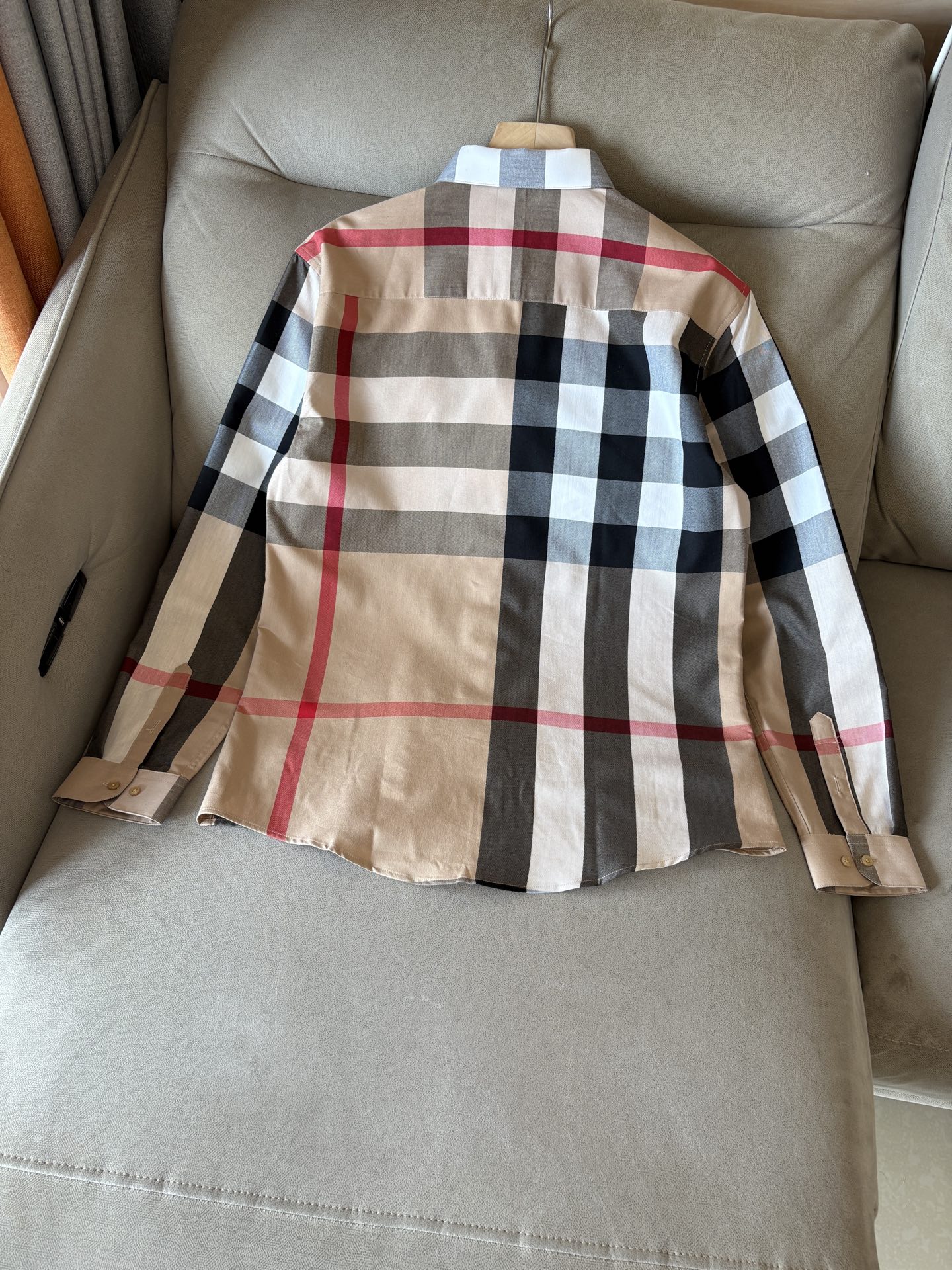 Barbo’s Leisure Shirt: Recommended Battery P696, Quality Details Highlighted in Classic Style - 图片 3