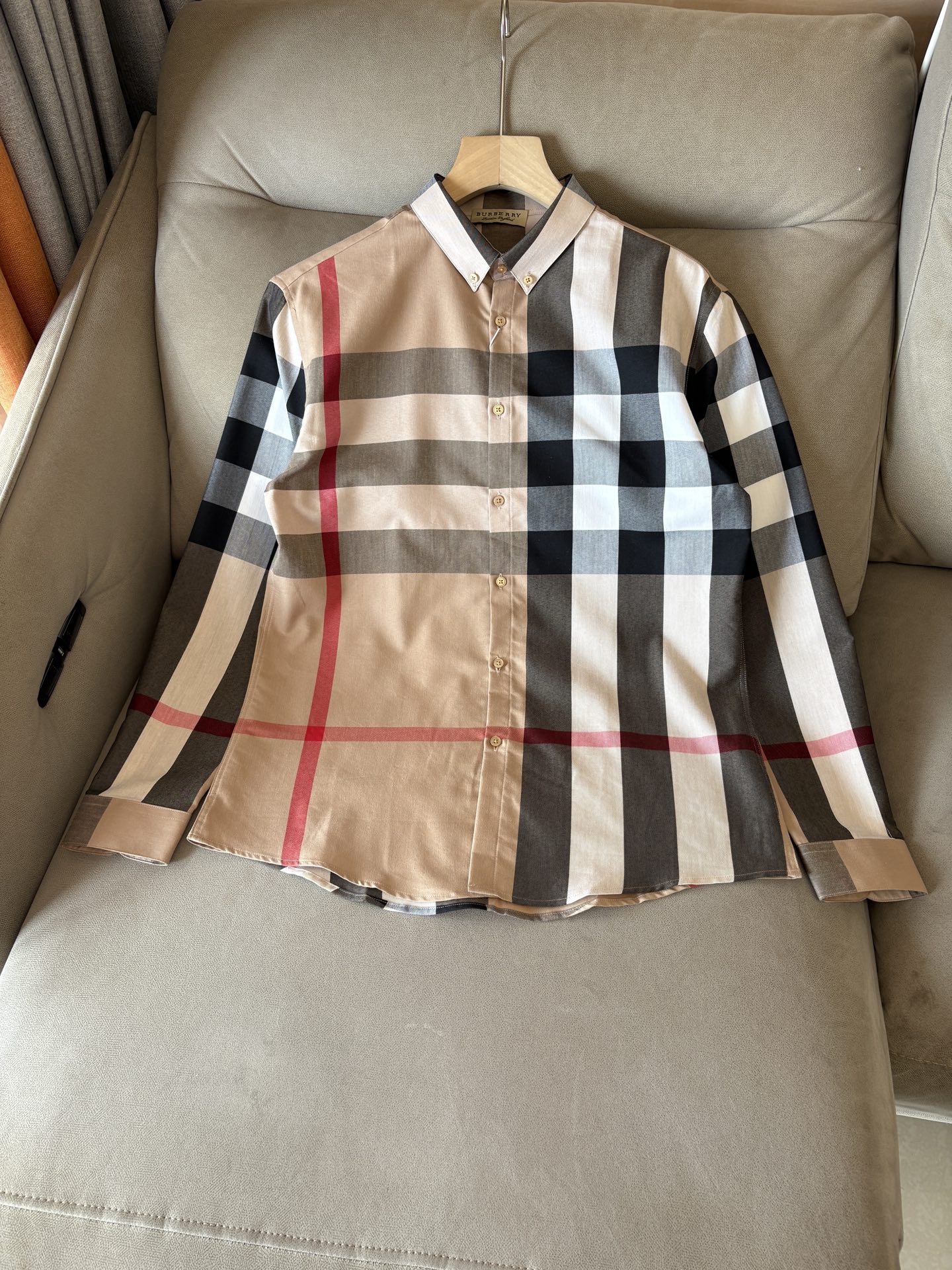 Barbo’s Leisure Shirt: Recommended Battery P696, Quality Details Highlighted in Classic Style - 图片 2