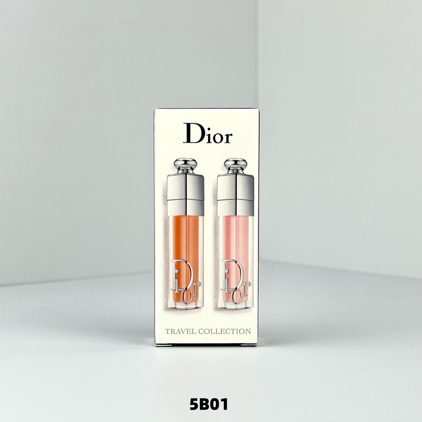 35! (Nota al pedir: set de dos brillos labiales Dior) Set de dos brillos labiales Dior con relieve🔜 con etiqueta en ch…
