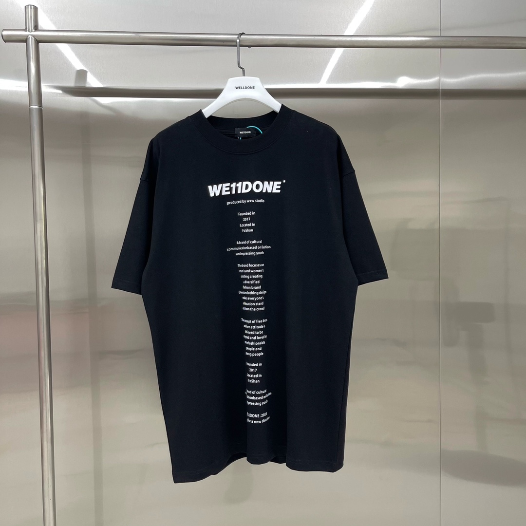 新款💰75款号: W157#
WE11DONE 标语字母 宽松圆领短袖T恤男女情侣款
面料:280g双纱精梳紧密赛络纺重磅纯棉
工艺:走线均是全身三线缝制,后领织带包边延伸到肩部加固,细节井口与肩膀处的衔接处打了倒针,更加无缝衔接。印花采用高端工艺不易开裂,区别市面普通版本
辅料:吊牌洗水主唛,全套定制的YUAN版辅料
颜色:白色、黑色
尺码:S-L
肩宽 胸围 衣长
S 码 52 112 71
M码 54 118 73
L 码 56 124 75