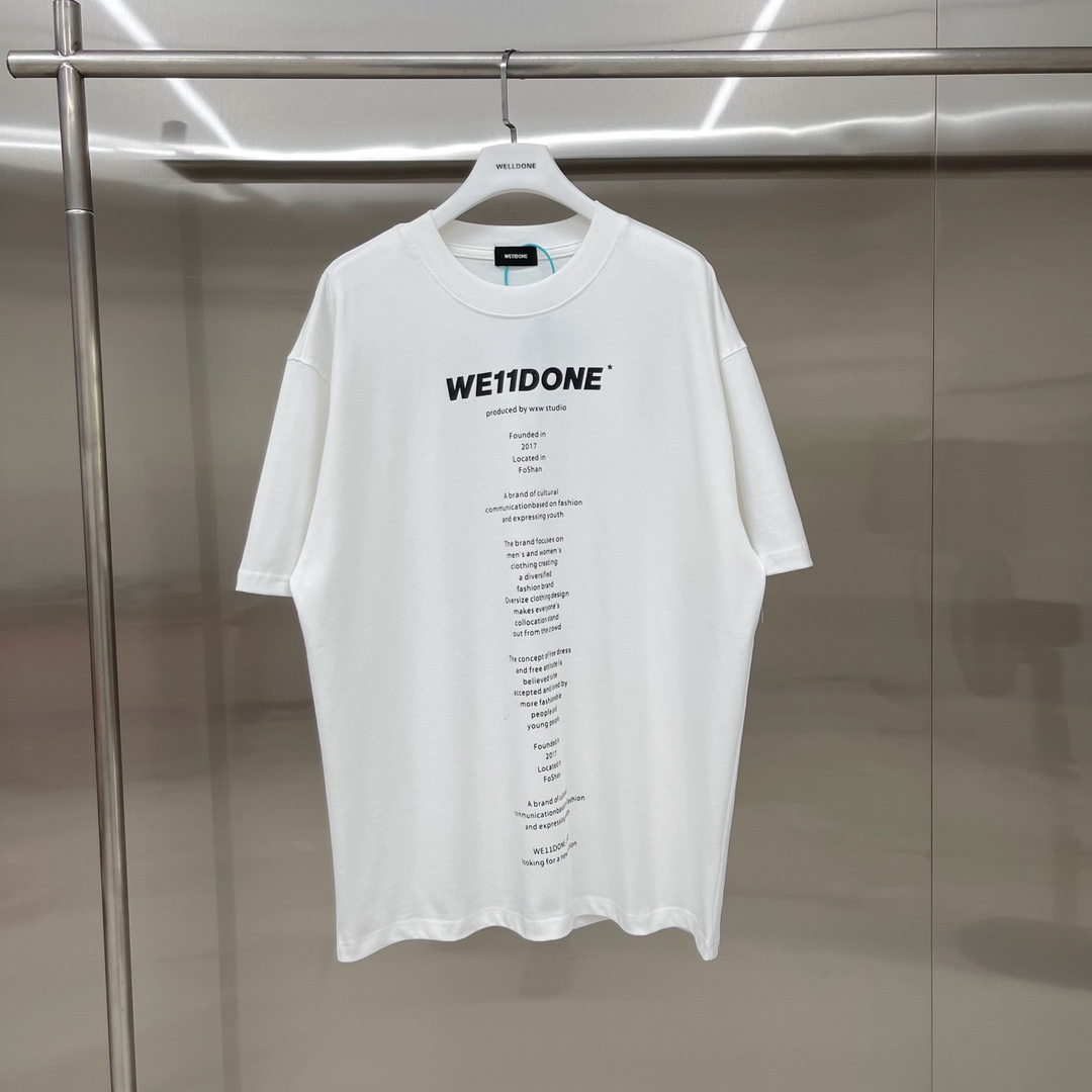 新款💰75款号: W157#
WE11DONE 标语字母 宽松圆领短袖T恤男女情侣款
面料:280g双纱精梳紧密赛络纺重磅纯棉
工艺:走线均是全身三线缝制,后领织带包边延伸到肩部加固,细节井口与肩膀处的衔接处打了倒针,更加无缝衔接。印花采用高端工艺不易开裂,区别市面普通版本
辅料:吊牌洗水主唛,全套定制的YUAN版辅料
颜色:白色、黑色
尺码:S-L
肩宽 胸围 衣长
S 码 52 112 71
M码 54 118 73
L 码 56 124 75