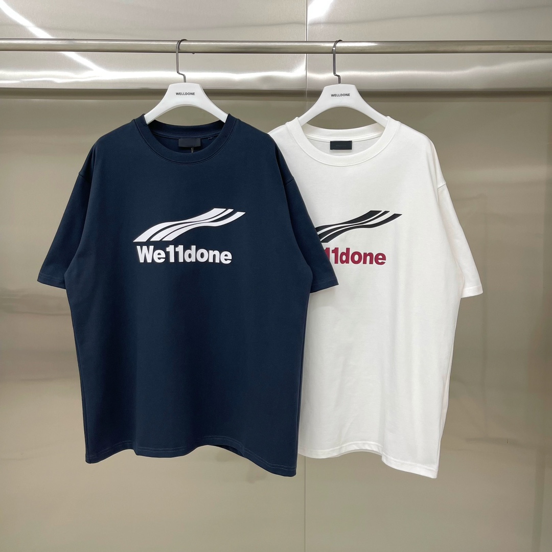 💰75 款号: W153#
WE11DONE TRACK 刺绣波浪 宽松圆领短袖T恤男女情侣款
面料:原版定织定染280g精梳棉▪️
工艺:走线均是全身三线缝制,后领织带包边延伸到肩部加固,细节井口与肩膀处的衔接处打了倒针,更加无缝衔接。胸前字母进口田岛机定制原版万针重工刺绣,精密饱满立体
辅料:吊牌洗水主唛,全套定制的YUAN版辅料
颜色:藏青、白色、黑色
尺码:S-L
肩宽 胸围 衣长
S 码 52 118 70
M码 54 122 73
L 码 56 126 76