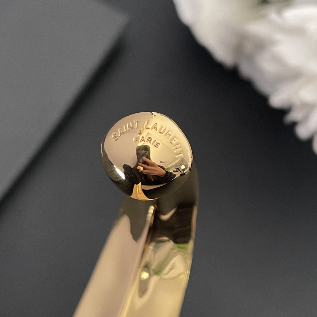 ￼¥363 St. Roland’s retrogent geometrically opening bracelets - 图片 5