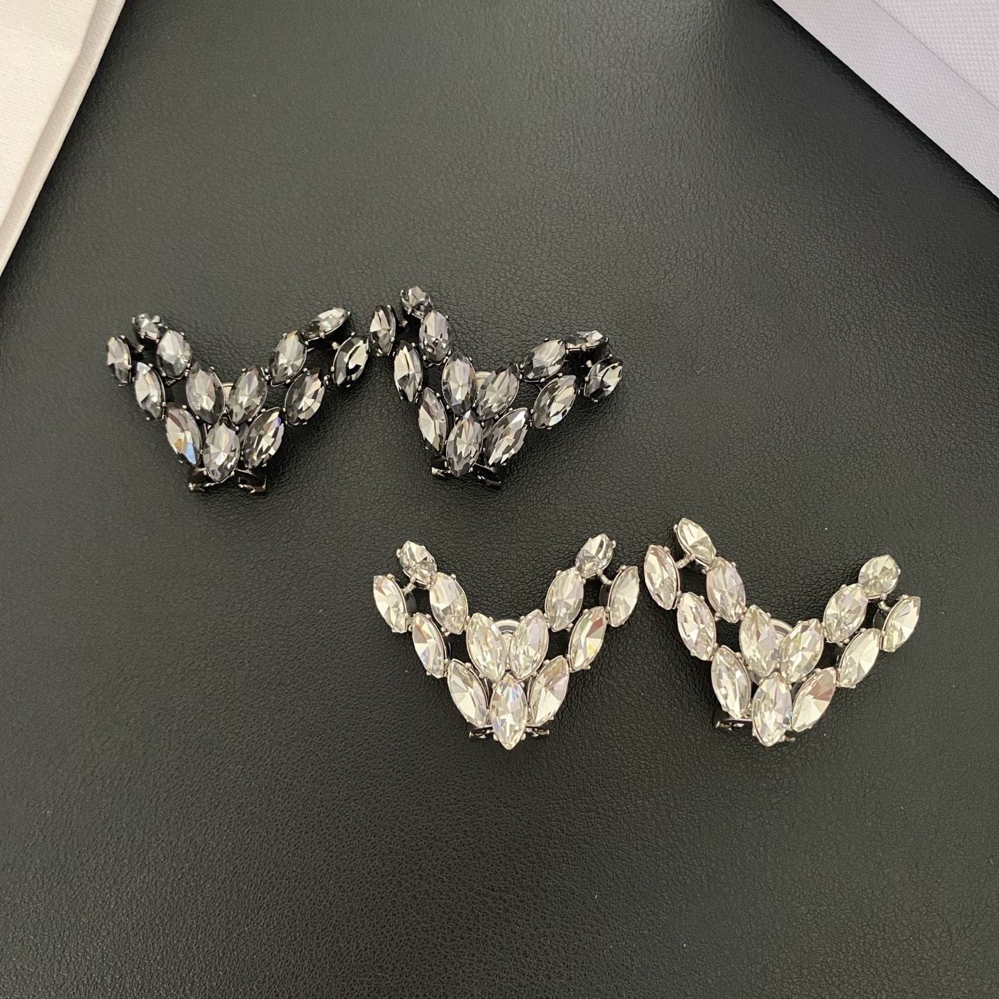 발렌티노 크리스탈 이어클립 귀걸이 63702 이미지 3