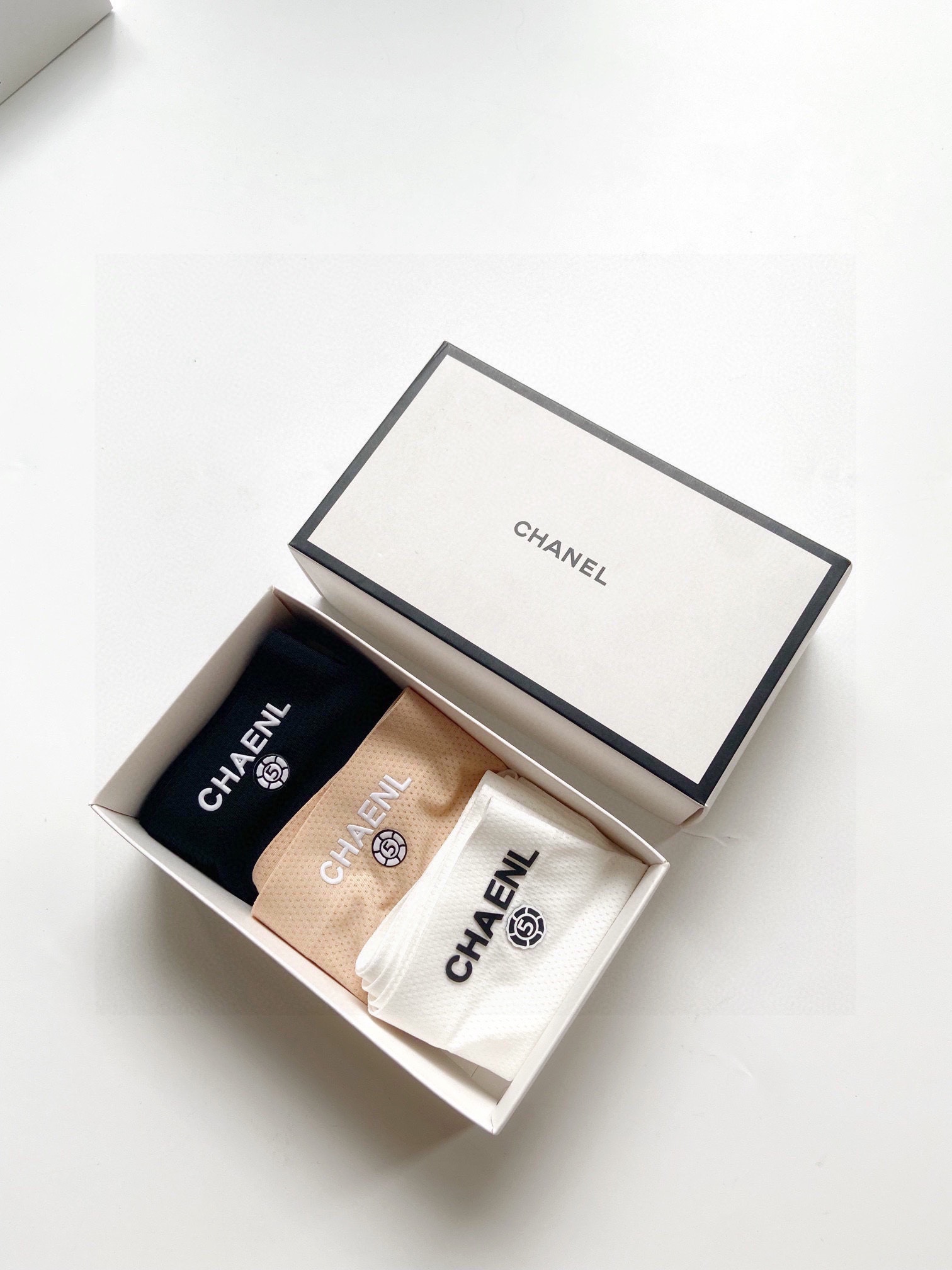 配包装一盒3件均码80-120斤Chanel香奈儿经典潮牌爆款字母logo无痕冰丝安全裤二合一设计免去夏