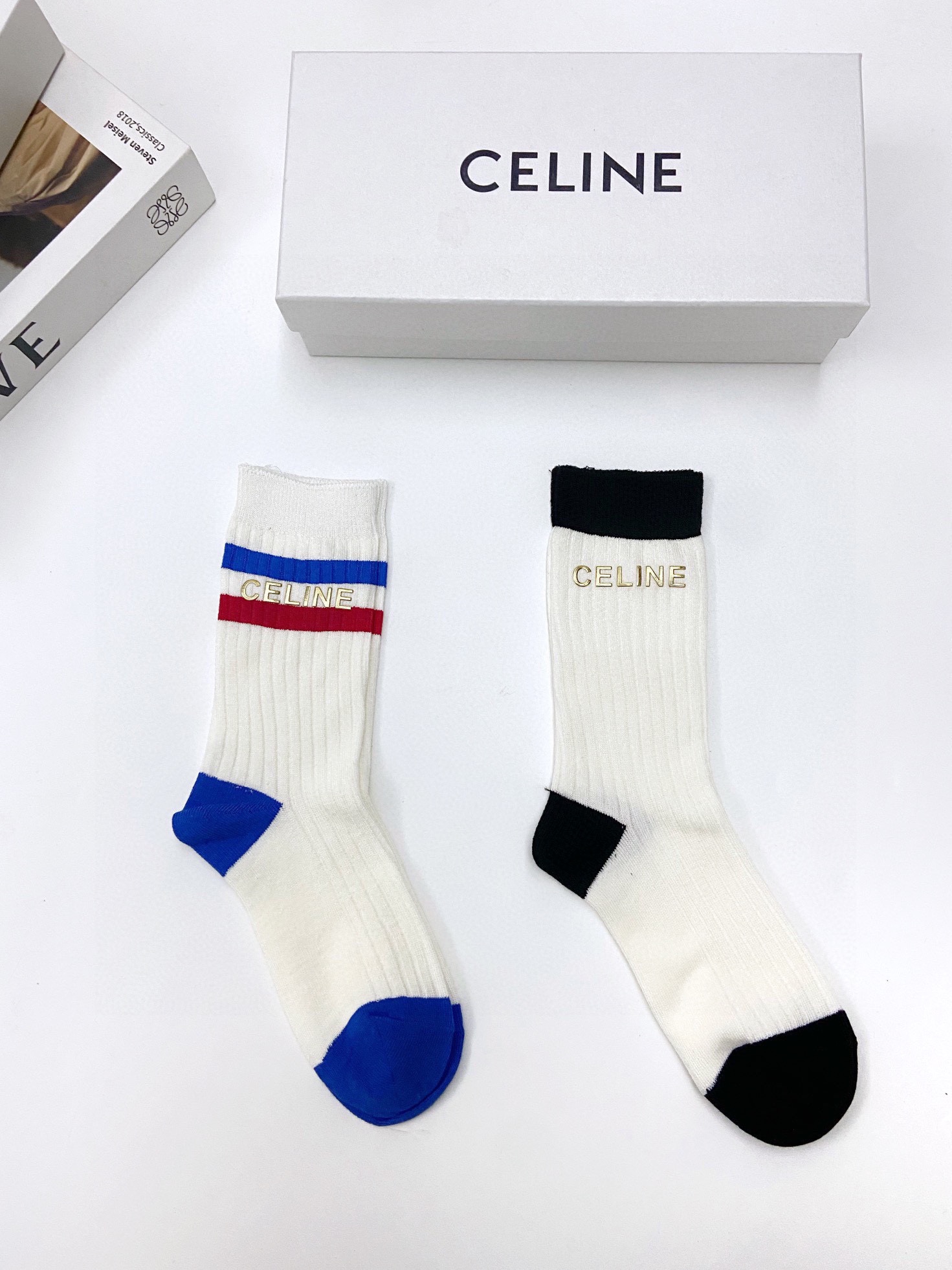 配包装一盒2双Celine赛琳经典字母logo纯棉中筒袜ins爆款！专柜在售ing好看到爆炸！超高品质！