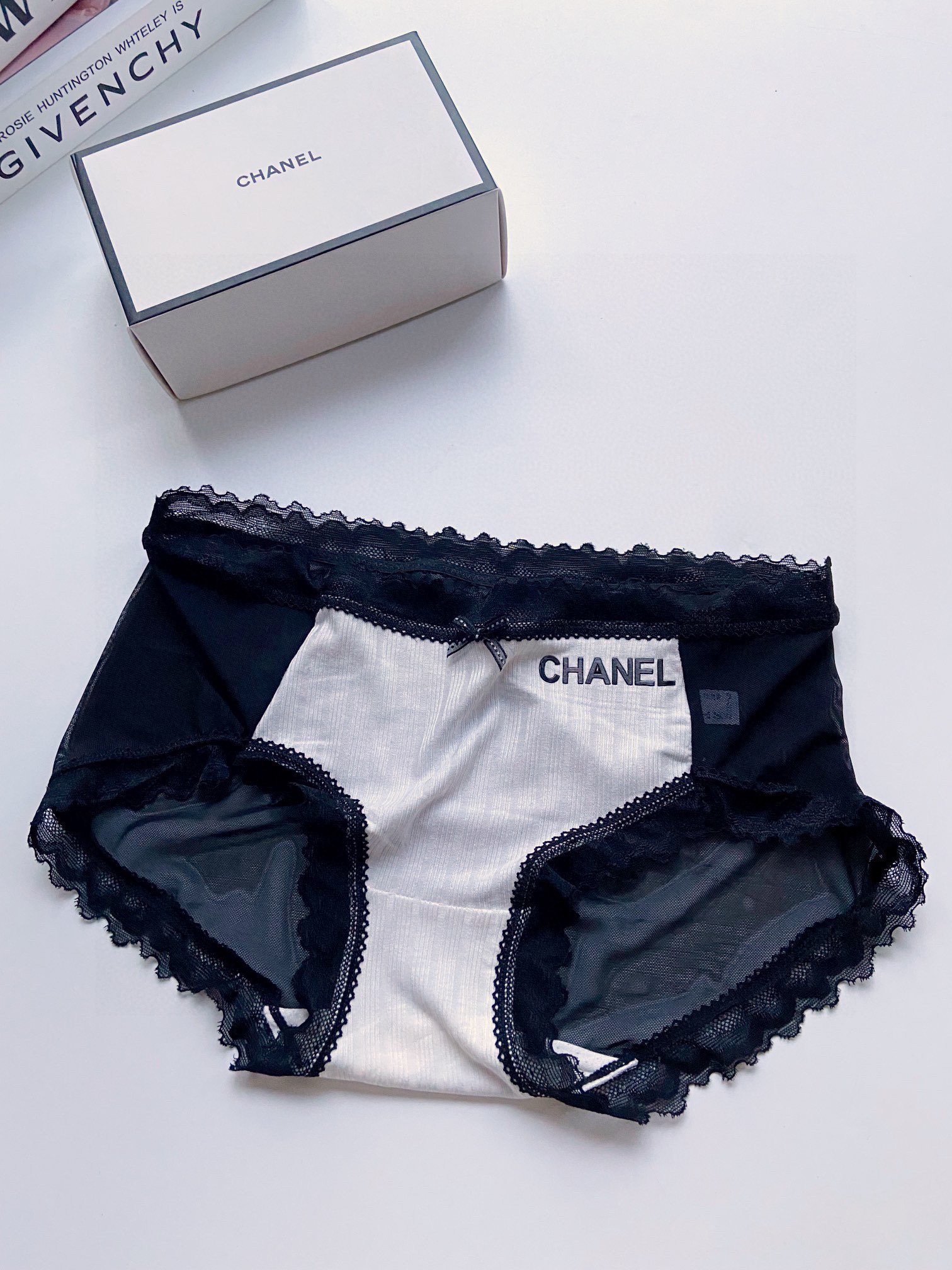 配包装一盒2件建议95斤-135斤Chanel香奈儿经典字母logo高档透气棉拼接网纱性感中低腰内裤蕾丝