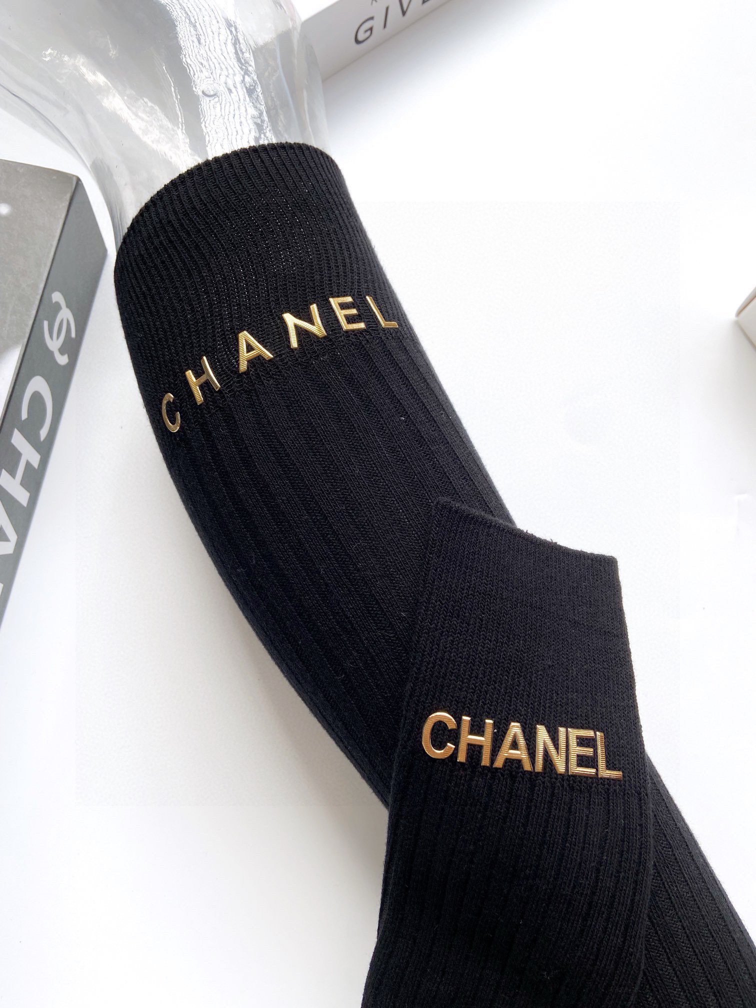 配包装一盒一双Chanel香奈儿经典字母logo纯棉长筒袜小腿袜ins爆款！专柜在售ing好看到爆炸！超