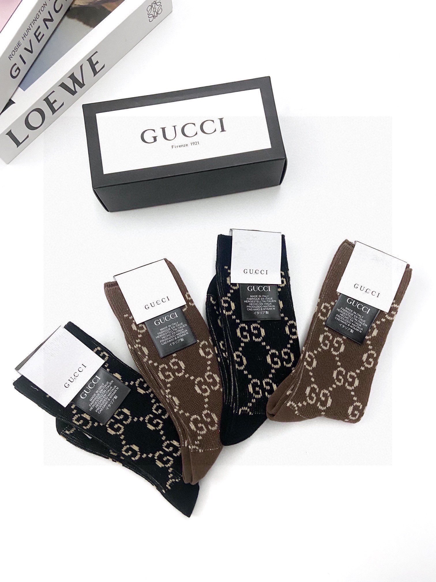 配包装一盒4双Gucci古奇经典字母logo双针针织纯棉中筒袜ins爆款！专柜在售ing好看到爆炸！超高