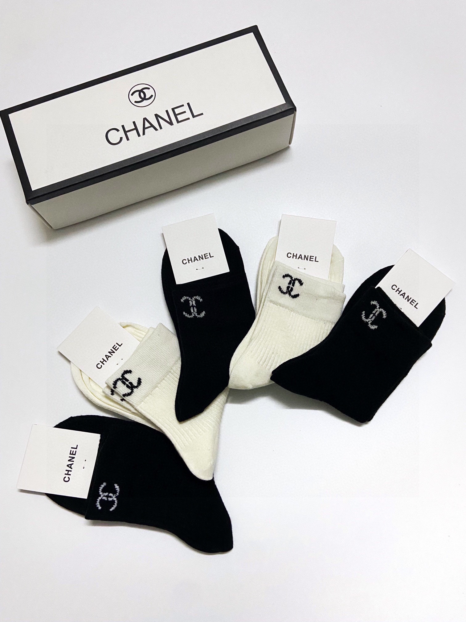 配包装一盒5双Chanel香奈儿精梳棉中筒袜短筒袜ins爆款！专柜在售ing好看到爆炸！酷妹潮人必不能少