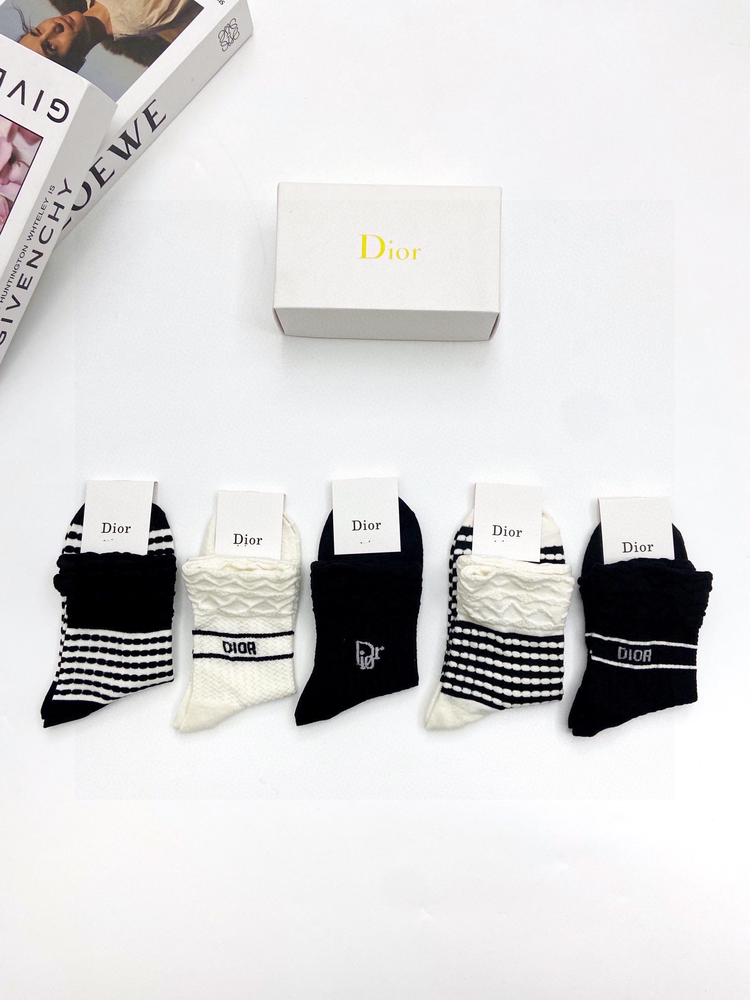 配包装一盒5双Dior迪奥经典字母logo纯棉中筒袜ins超火爆短袜纯棉面料潮人必备经典配色个性时尚百搭