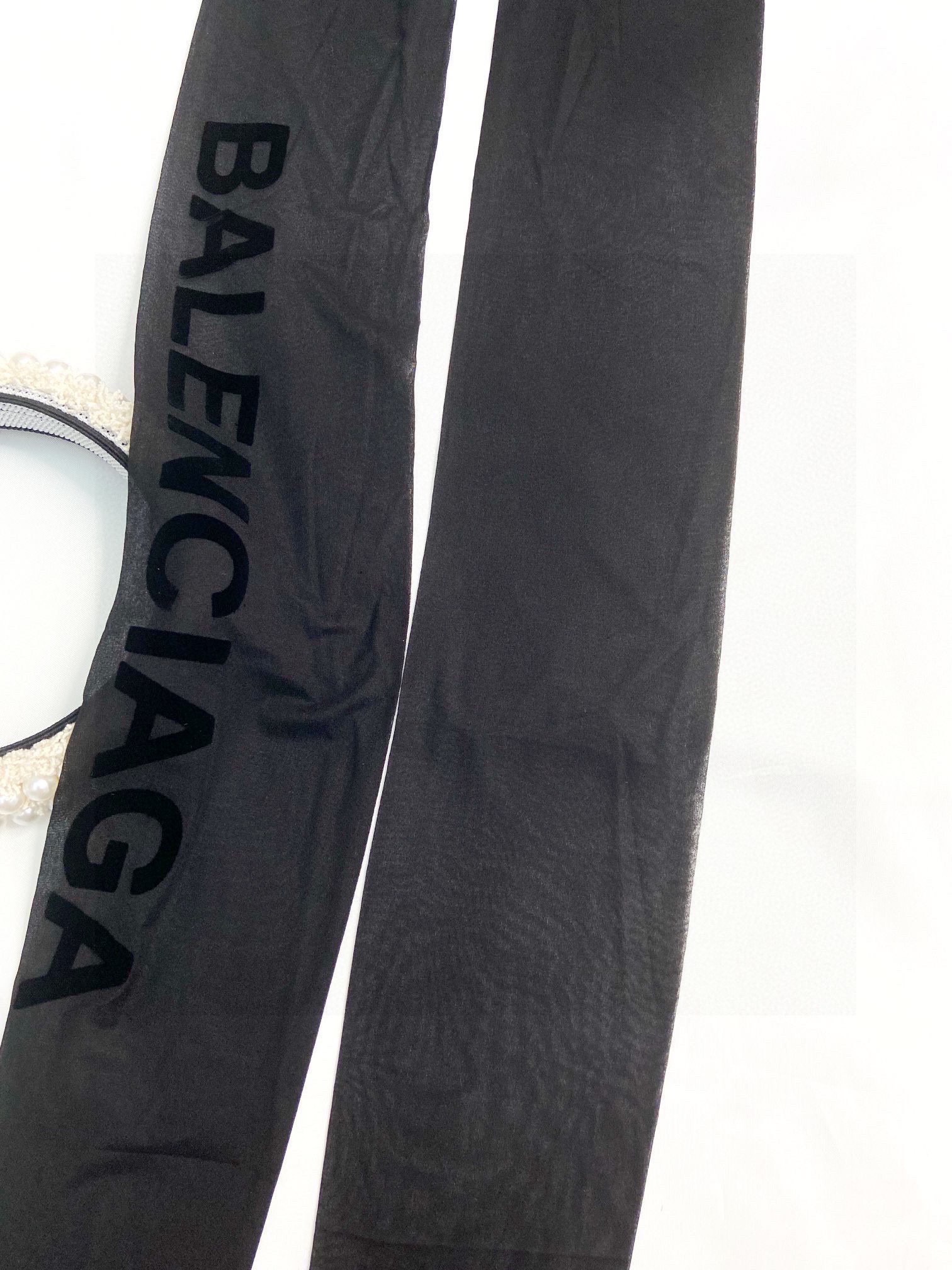 配包装一盒一双Balenciaga巴黎世家植绒字母丝袜好看到爆炸欧美大牌丝袜一比一高版本制作可以看得到的