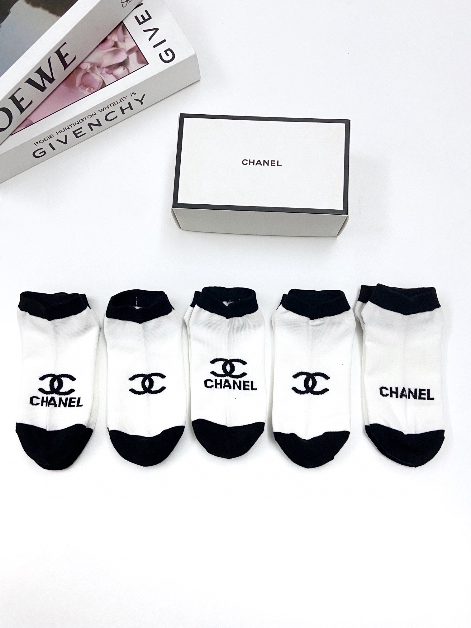 配包装一盒5双Chanel香奈儿经典字母logo纯棉短袜船袜ins超火爆短袜纯棉面料潮人必备经典配色个性