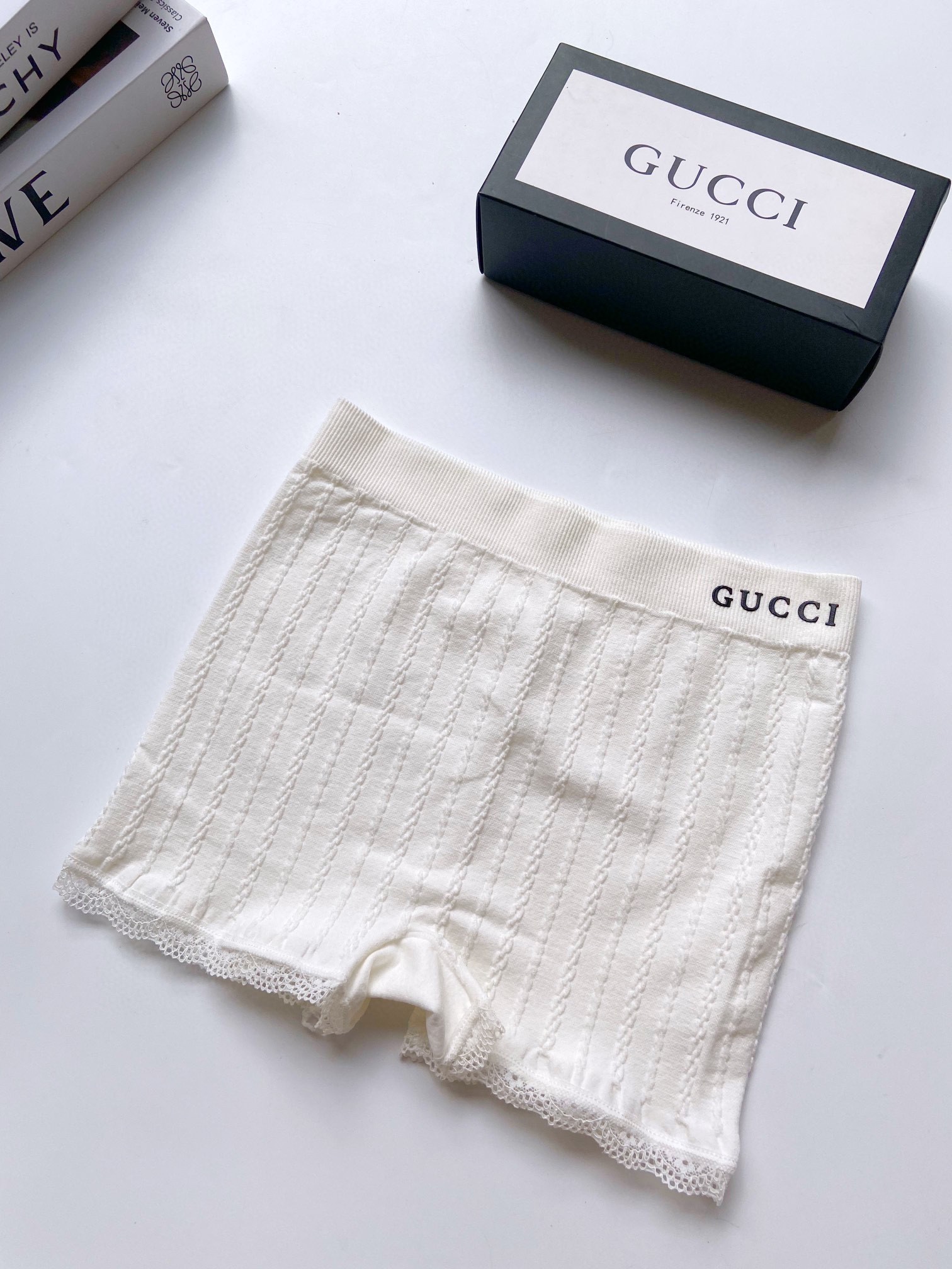 配包装一盒2件均码80-120斤Gucci古琦经典潮牌爆款字母logo超大弹力安全裤二合一设计免去夏季叠