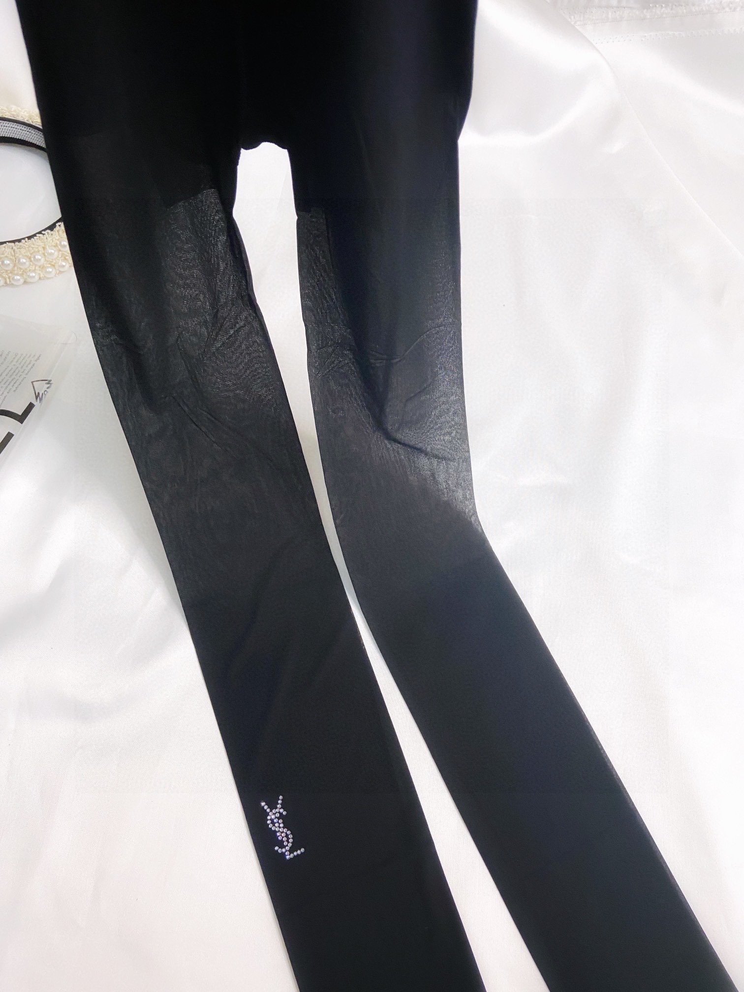 配包装一盒一双SaintLaurent#圣罗兰经典植绒YSL字母丝袜Rose同款超多明星带货！黑丝也能穿
