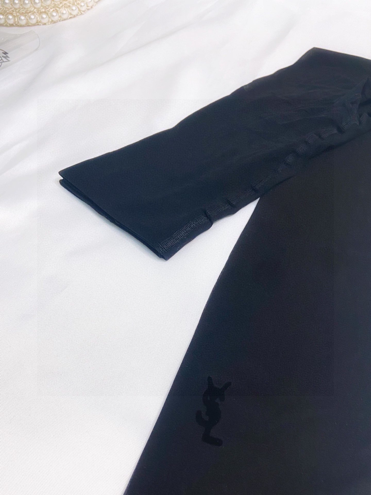 配包装一盒一双SaintLaurent#圣罗兰经典植绒YSL字母丝袜Rose同款超多明星带货！黑丝也能穿