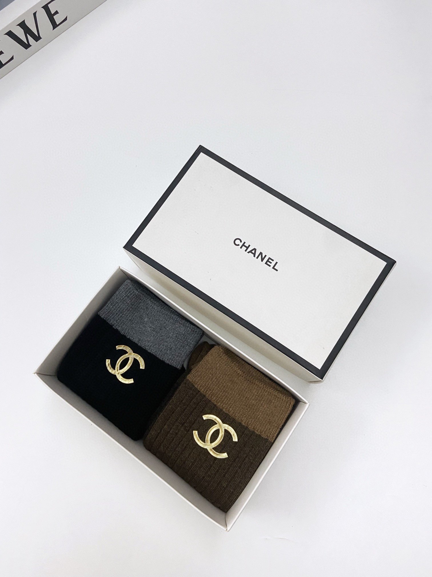 配包装一盒2双Chanel香奈儿经典双C字母logo纯棉中筒袜ins爆款！专柜在售ing好看到爆炸！超高