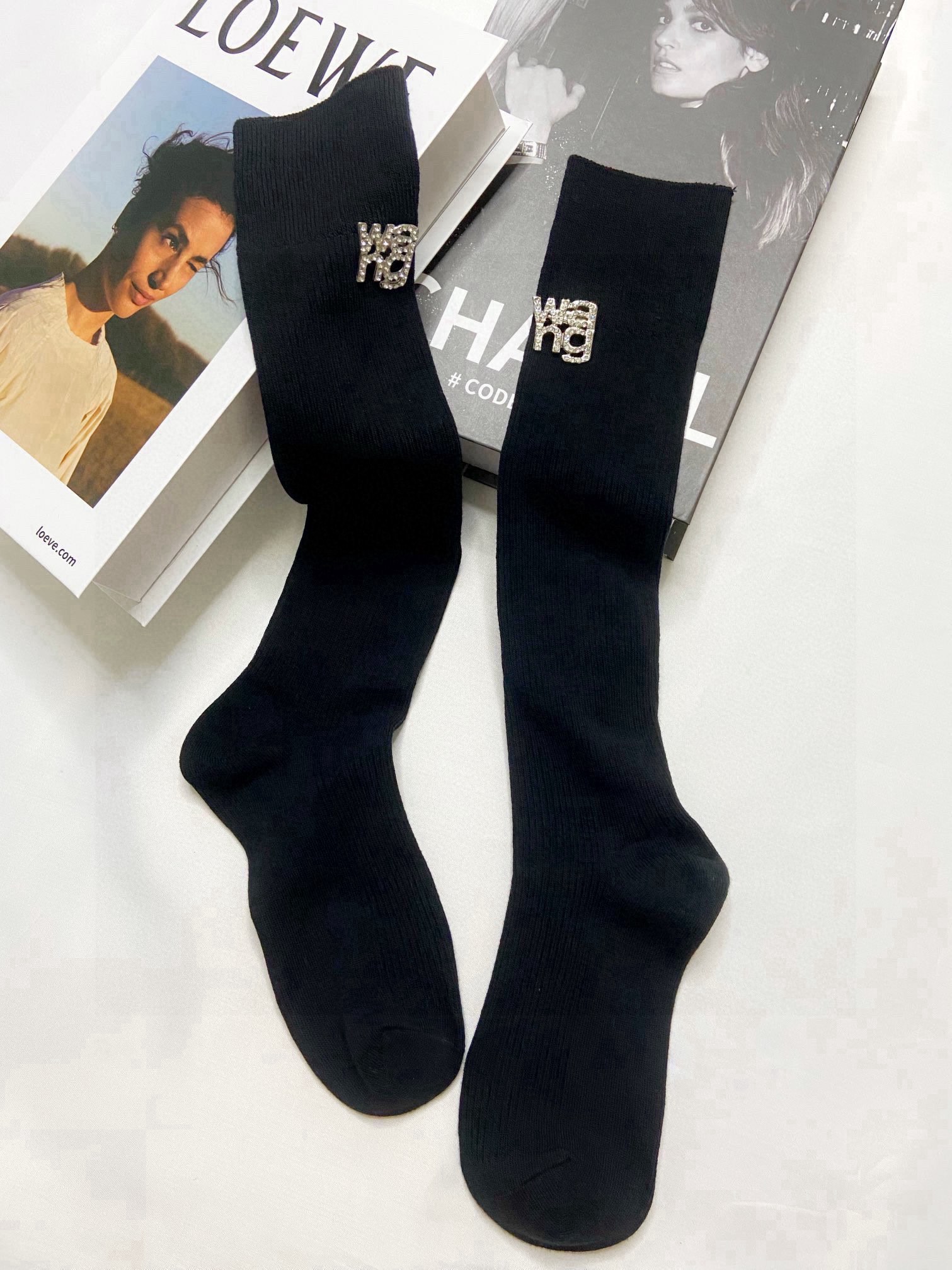 Fashionable Alexander Wang Logo Pin Packaging with Thong Stocking in Classic Style - 图片 2