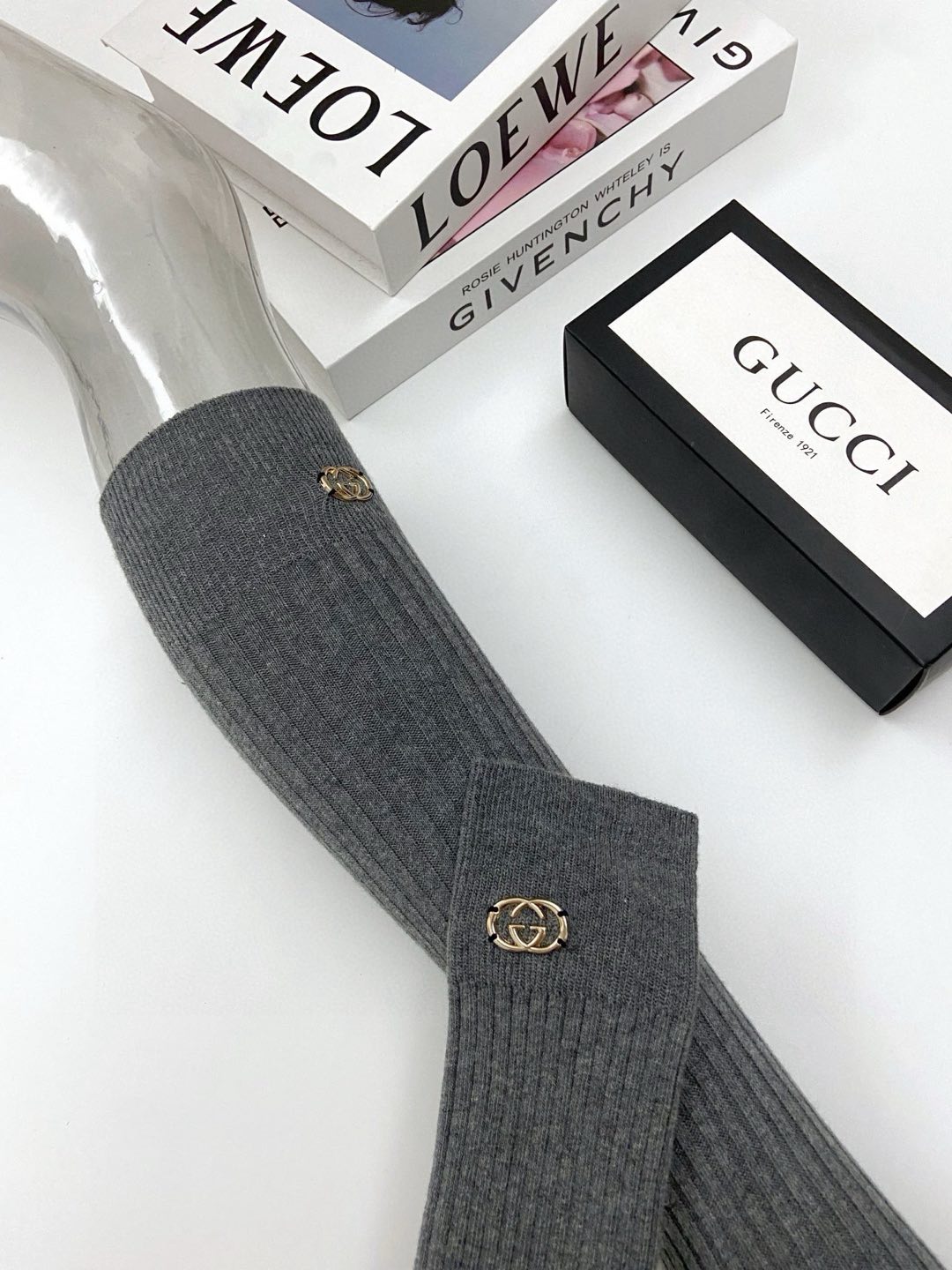    配包装
🌟【一盒一双】
🌟Gucci 古琦  经典字母logo纯棉长筒袜  小腿袜
🌟重工装饰个性