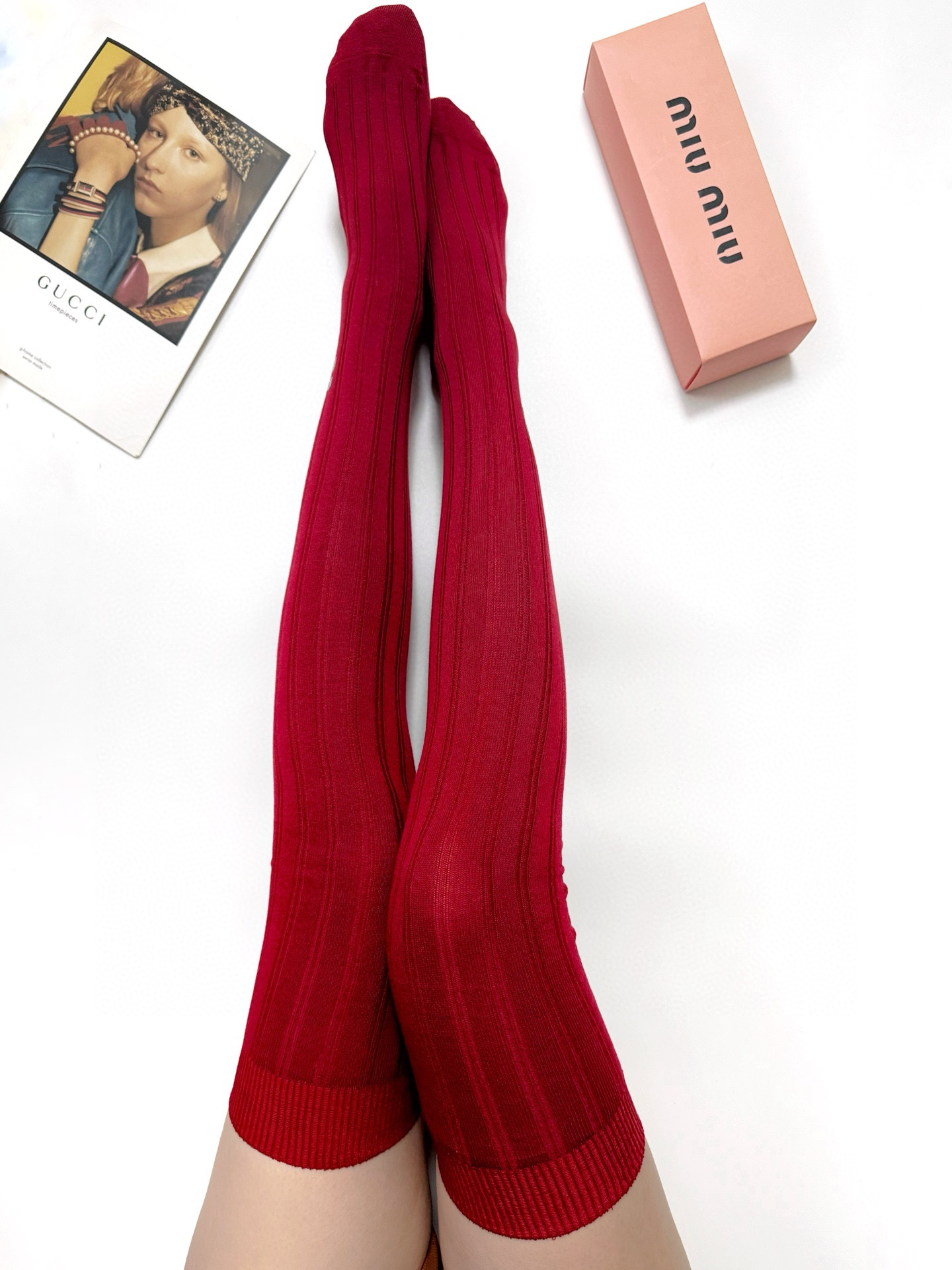 NO:294997,Packaging 50 [one box, one pair] Miumiu classic letter logo pure cotton over-knee socks ins popular!  The counter is on sale and you can see the explosion!  Super high quality!  Classic is out of date!  The quality of counter purchasing agents that trendy people must be missing, and it is very easy to wear!  Recommended recommendations~~ Must-in-apple small items!  !  socks, stockings, socks, miumiu, socks19860909配包装 50【一盒一 双】 缪缪 miumiu 经典字母logo纯棉 过膝袜 ins爆款！专柜在售ing 好看到爆炸 ！超高品质！经典不过时！潮人必不能少的专柜代购品质 ,巨好穿！推荐推荐推荐～～必入小单品！！袜子,丝袜,袜子,miumiu,socks,accessory