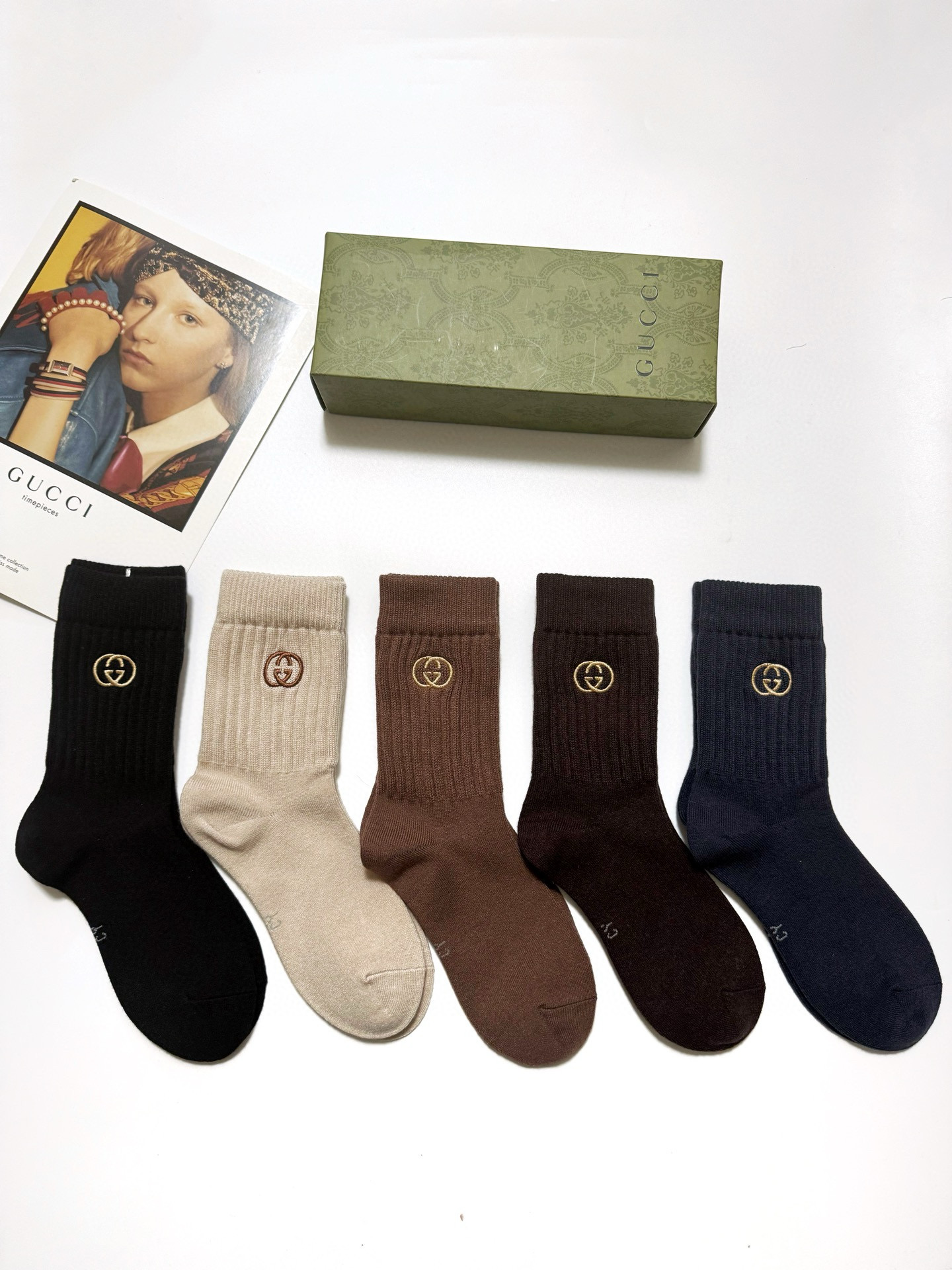 NO:294696,Packaging [one box of 5 pairs] Gucci Gucci Classic embroidered letter logo Cashmere-blend mid-tube socks, heavy industry embroidery craftsmanship, ins super popular style, matched with exquisite fabrics, warm and fashionable, a must-have for trendy people, personalized and fashionable, you deserve socks, stockings, socks, gucci, socks19860909配包装【一盒5 双】 Gucci 古琦 经典刺绣字母logo 羊绒混纺中筒袜 ,重工刺绣 工艺,ins超火爆红人同款,搭配精美面料,保暖又时尚 潮人必备 ,个性时尚百搭款,你值得拥有哦袜子,丝袜,袜子,gucci,socks,accessory