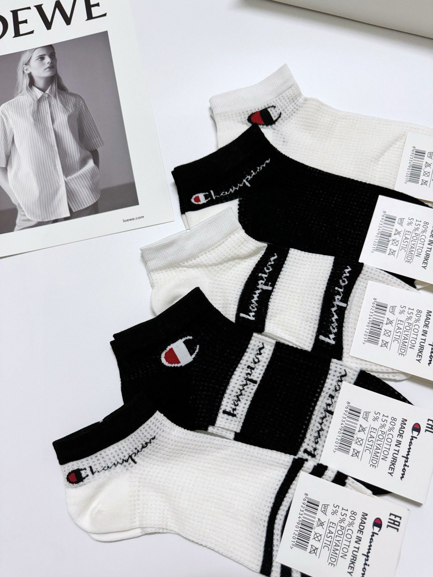 High-Quality Cotton Socks Packaging with Classic Design and Logo - 图片 5