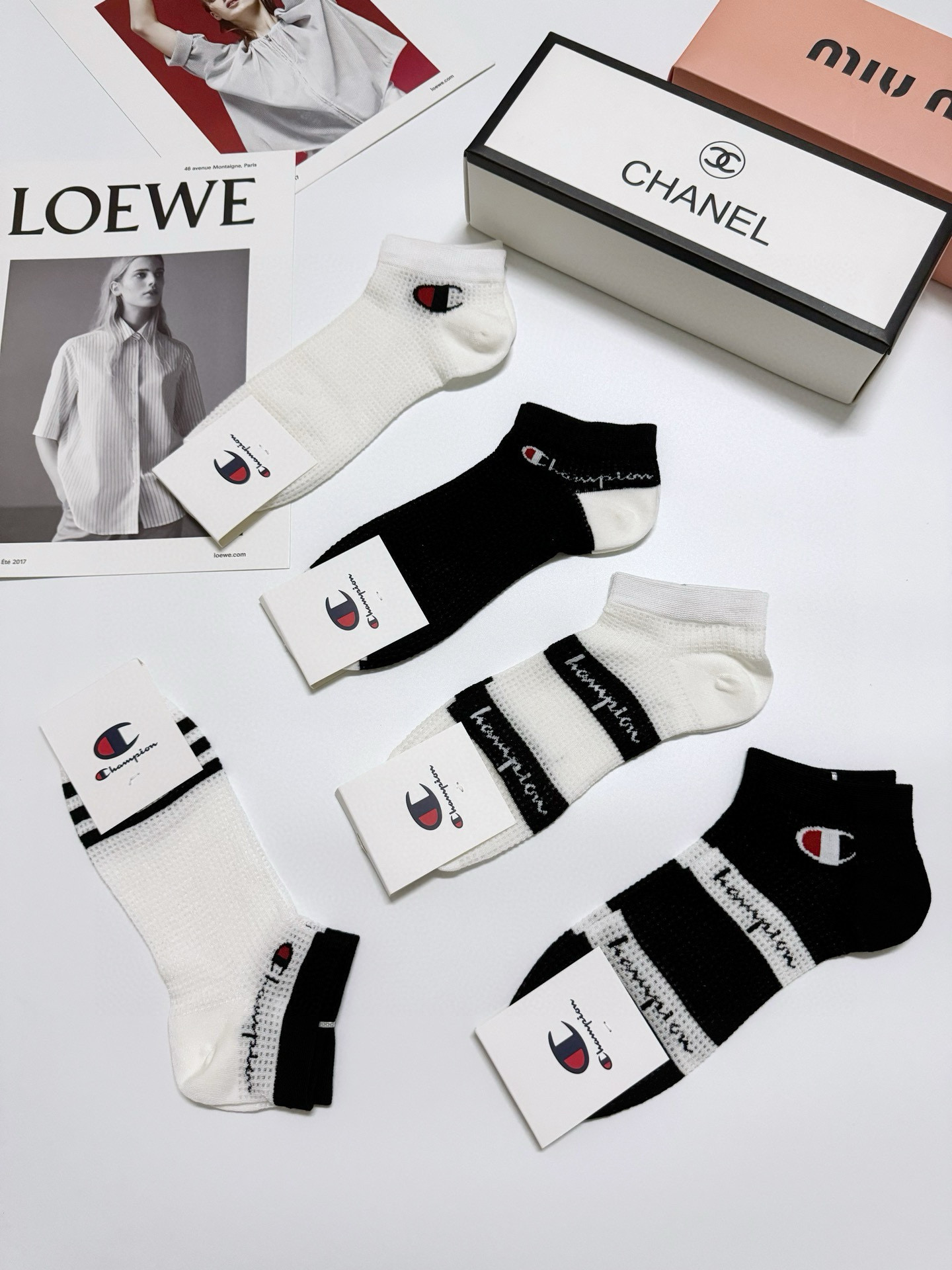 High-Quality Cotton Socks Packaging with Classic Design and Logo - 图片 3