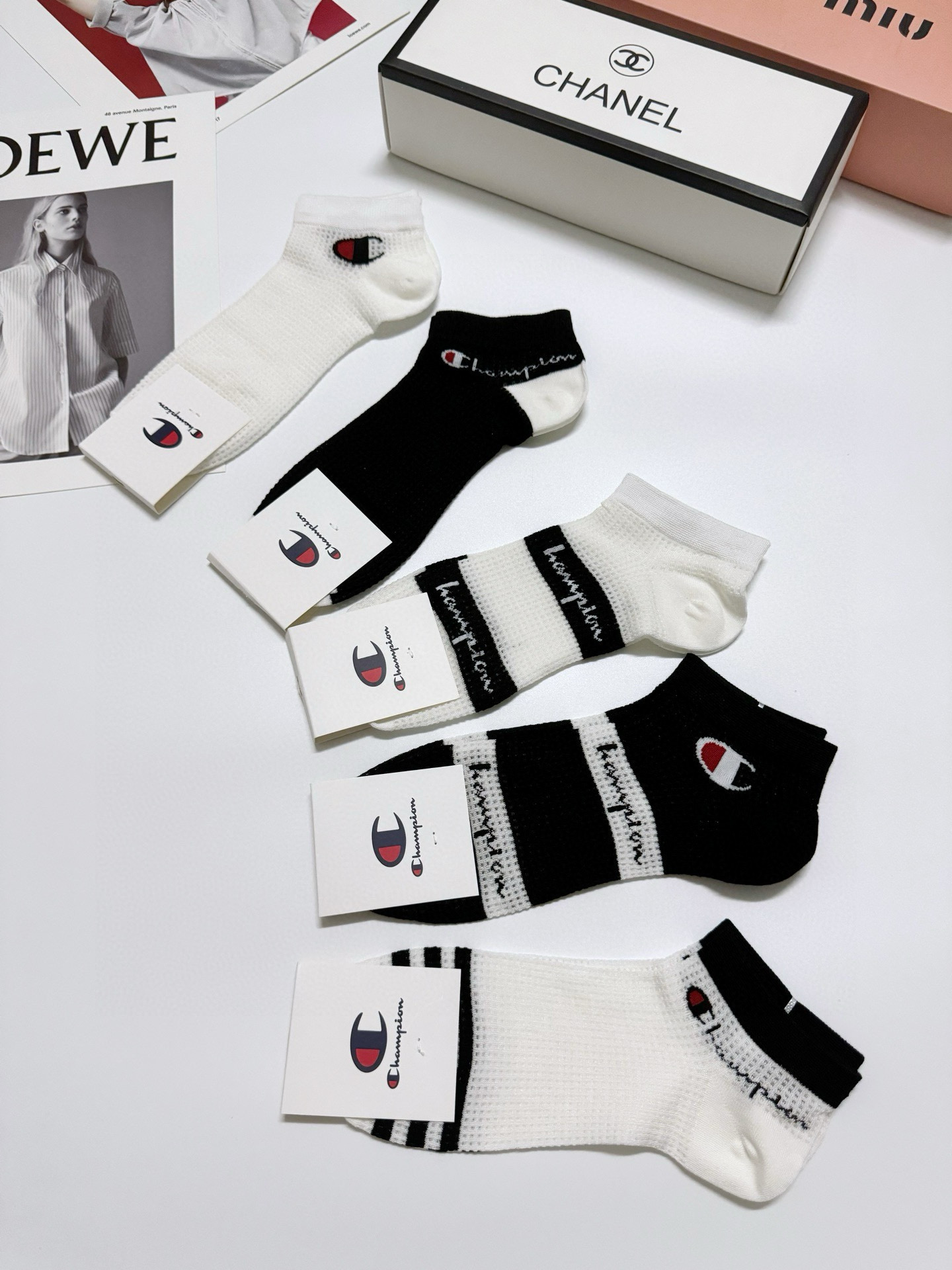 High-Quality Cotton Socks Packaging with Classic Design and Logo - 图片 2