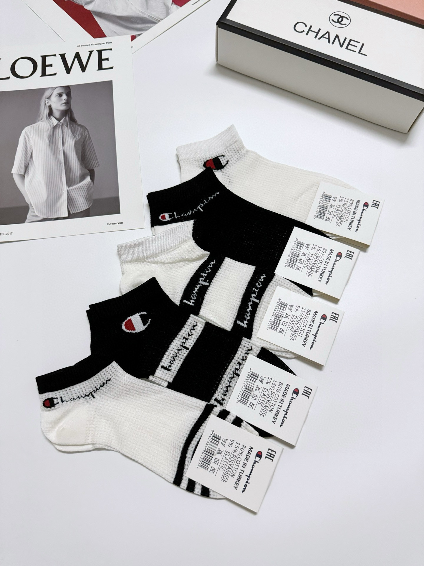 High-Quality Cotton Socks Packaging with Classic Design and Logo - 图片 4