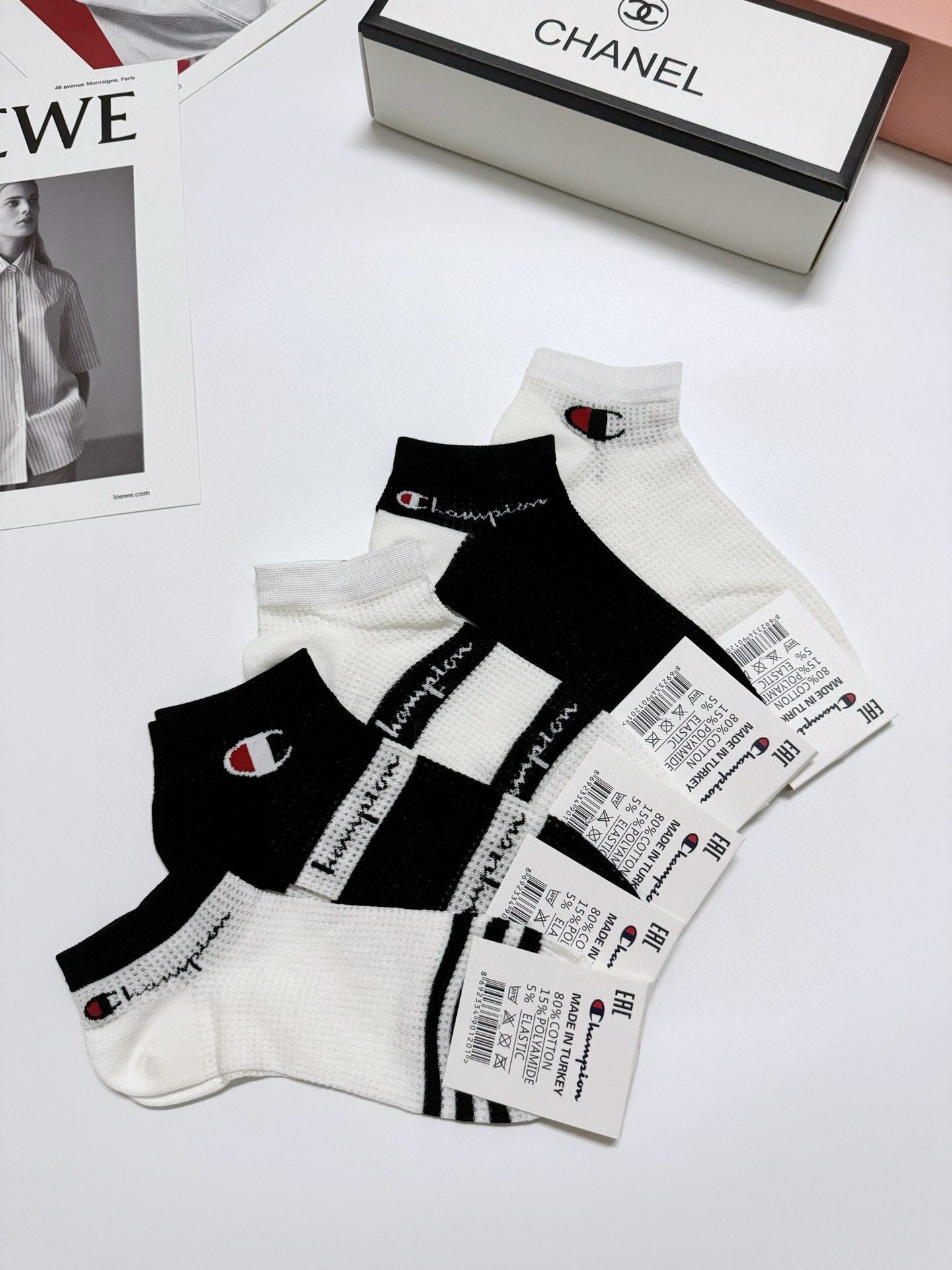 High-Quality Cotton Socks Packaging with Classic Design and Logo - 图片 6