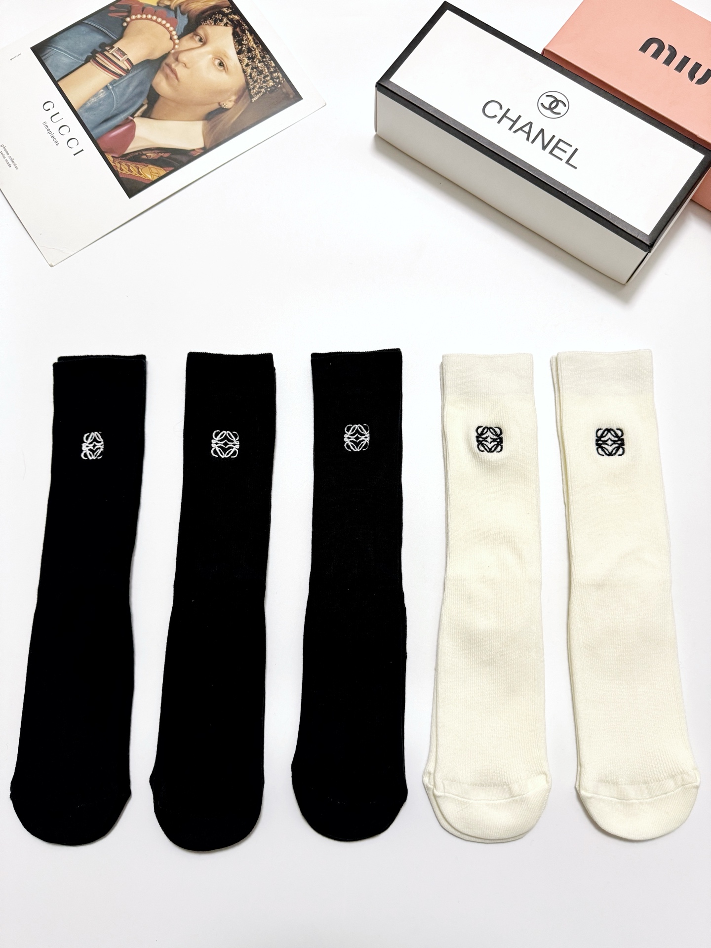 High-Quality Loewe Fashionable Box Packaging for Fashionable Man’s Essentials. - 图片 1