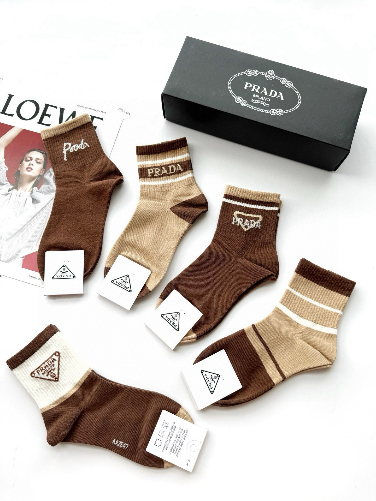 Packaging of Five Classic Logo Cotton Shorts in Box - 图片 7