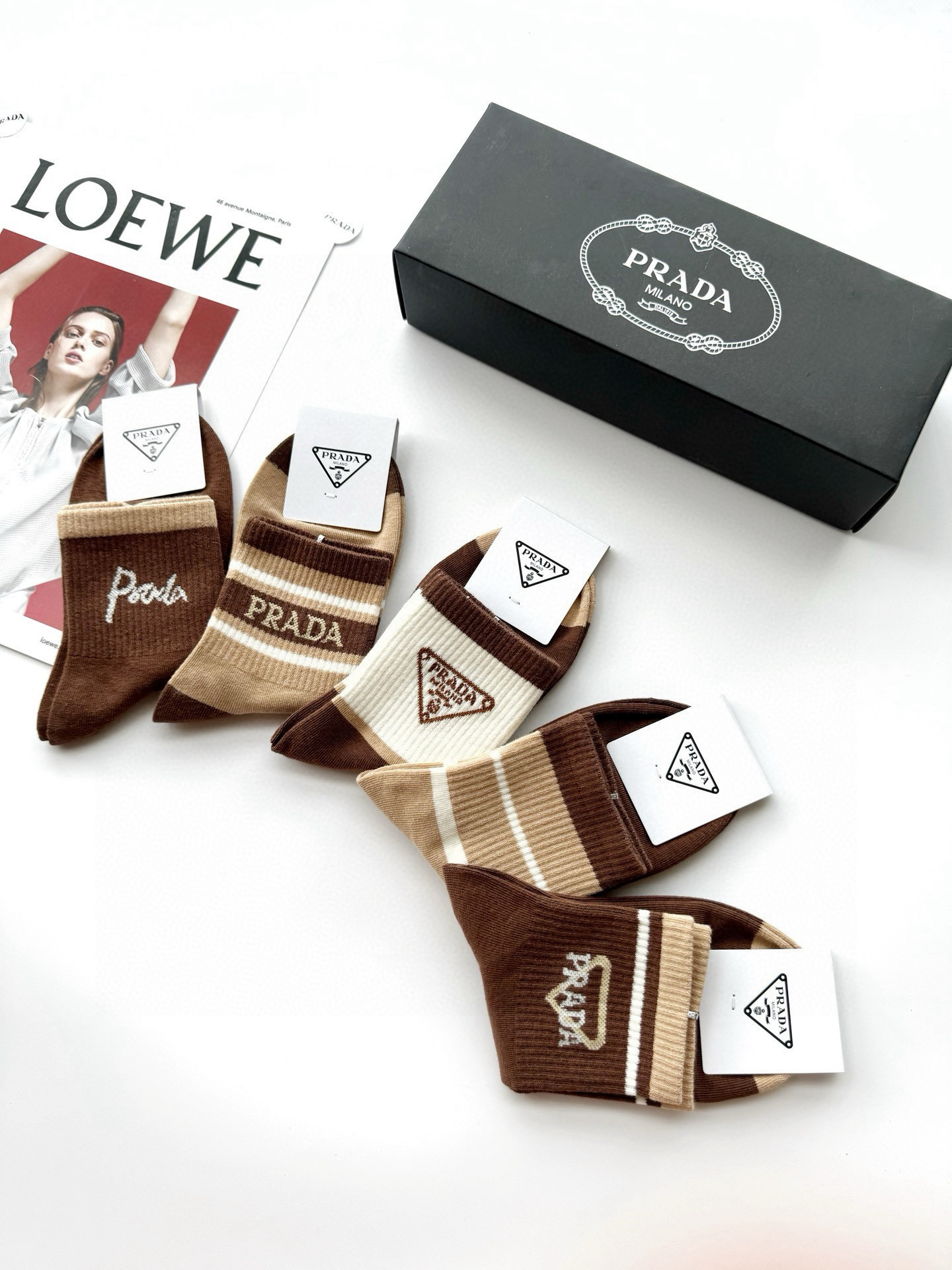 Packaging of Five Classic Logo Cotton Shorts in Box - 图片 6