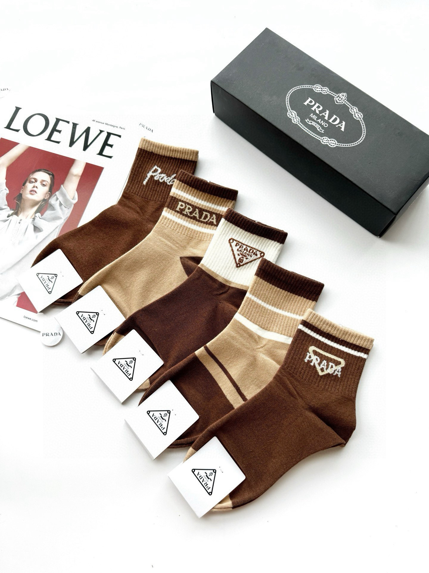 Packaging of Five Classic Logo Cotton Shorts in Box - 图片 3