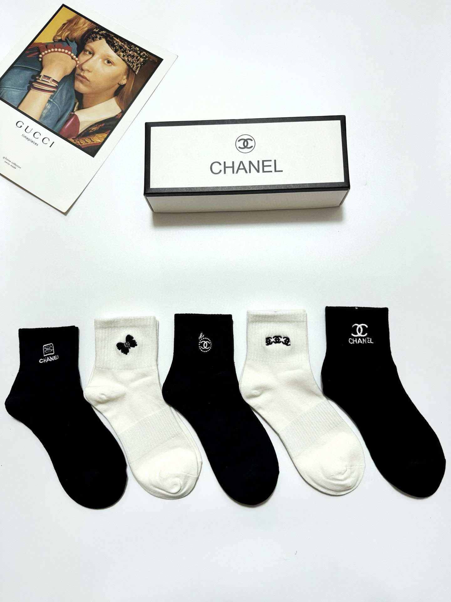 NO:296415,Packaging [one box of 5 pairs] Chanel Classic embroidered letter logo Pure cotton mid-tube socks, heavy industry embroidery craftsmanship, ins super popular style, matched with exquisite fabrics, warm and fashionable, a must-have for trendy people, personalized and fashionable, you deserve socks, stockings, chanel, chanel, socks19860909配包装【一盒5 双】 Chanel 香奈儿 经典刺绣字母logo 纯棉中筒袜 ,重工刺绣 工艺,ins超火爆红人同款,搭配精美面料,保暖又时尚 潮人必备 ,个性时尚百搭款,你值得拥有哦袜子丝袜,袜子,chanel,chanel,socks,accessory