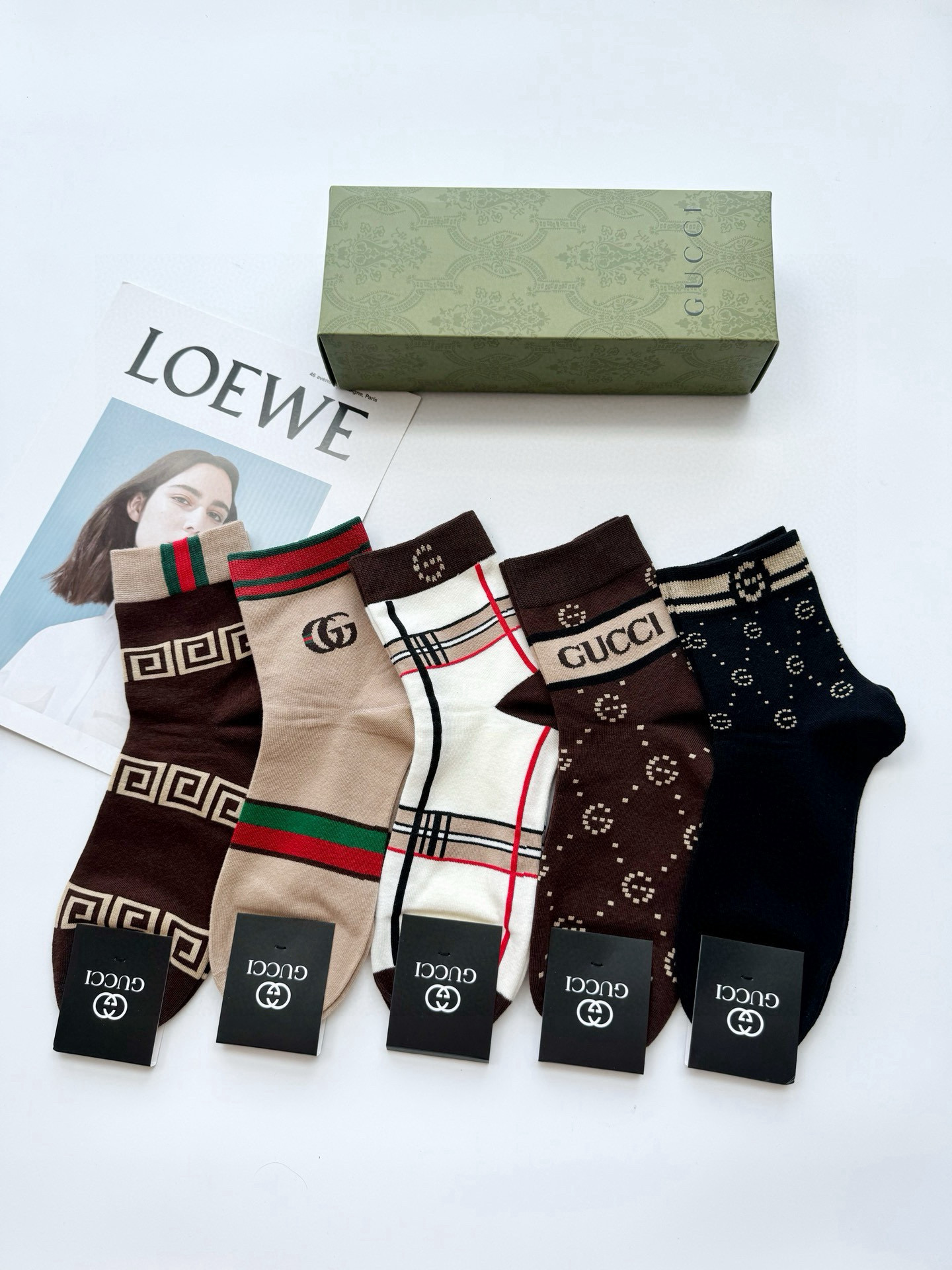NO:298111,Packaging [one box of 5 pairs] Gucci classic letter logo pure cotton short socks, same style for men and women, ins super popular socks, pure cotton fabric, must-have for trendy people, classic color matching, personalized and fashionable versatile style, you deserve socks, stockings, socks, gucci, socks19860909配包装【一盒5 双】 Gucci 古琦 经典字母logo 纯棉短筒袜 ,男女同款,ins超火爆短袜,纯棉面料,潮人必备 ,经典配色 个性时尚百搭款,你值得拥有哦袜子,丝袜,袜子,gucci,socks,accessory