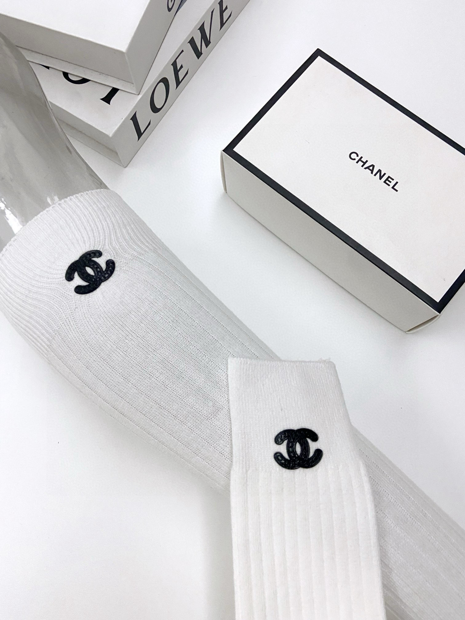  配包装
🌟【一盒一双】
🌟Chanel 香奈儿 经典双C 字母logo 纯棉长筒袜 小腿袜 
🌟ins