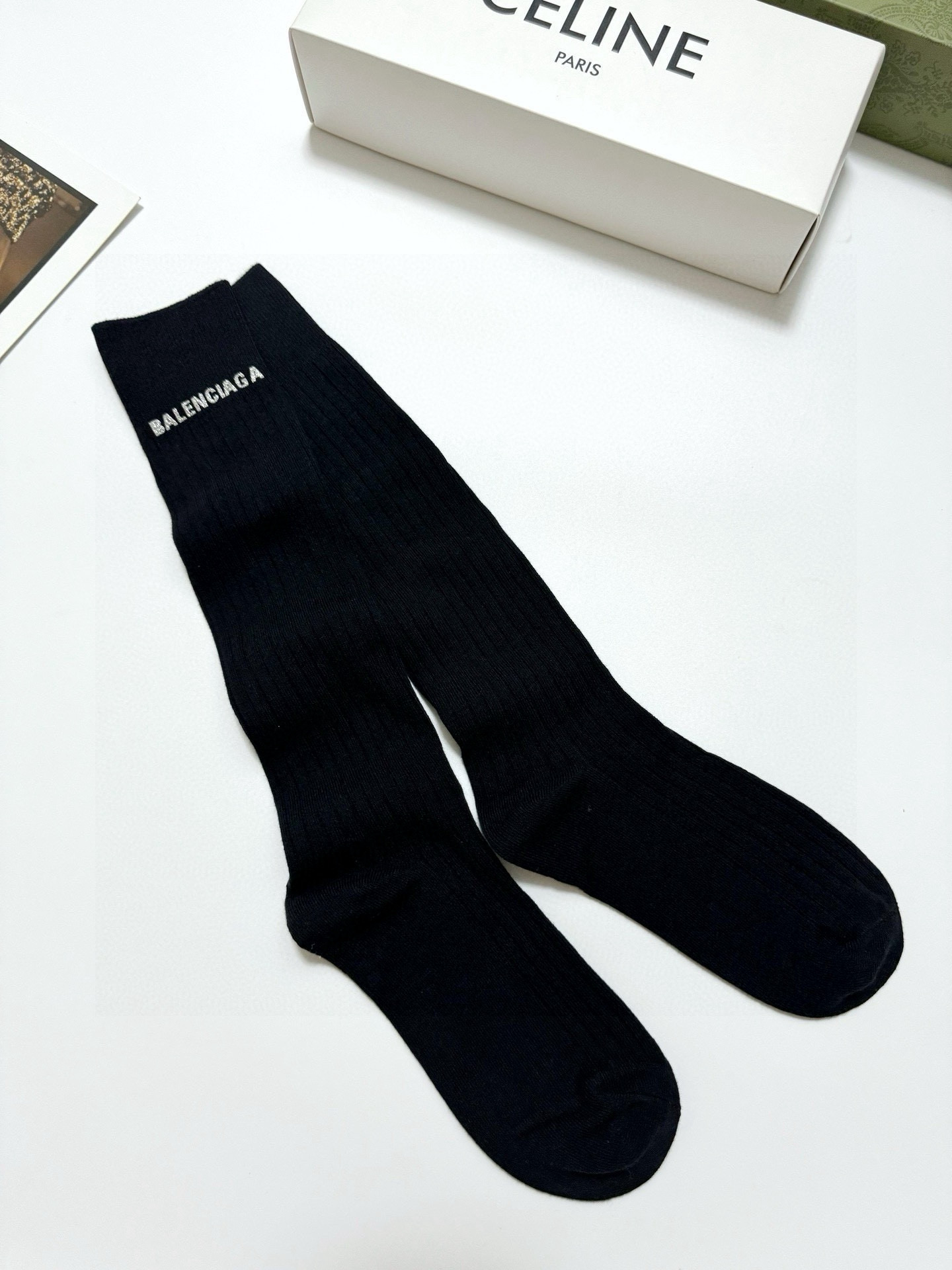  配包装
🌟【一盒一双】
🌟 balenciaga 巴黎世家 立体硅胶经典字母 长筒袜 小腿袜🔥双针针织