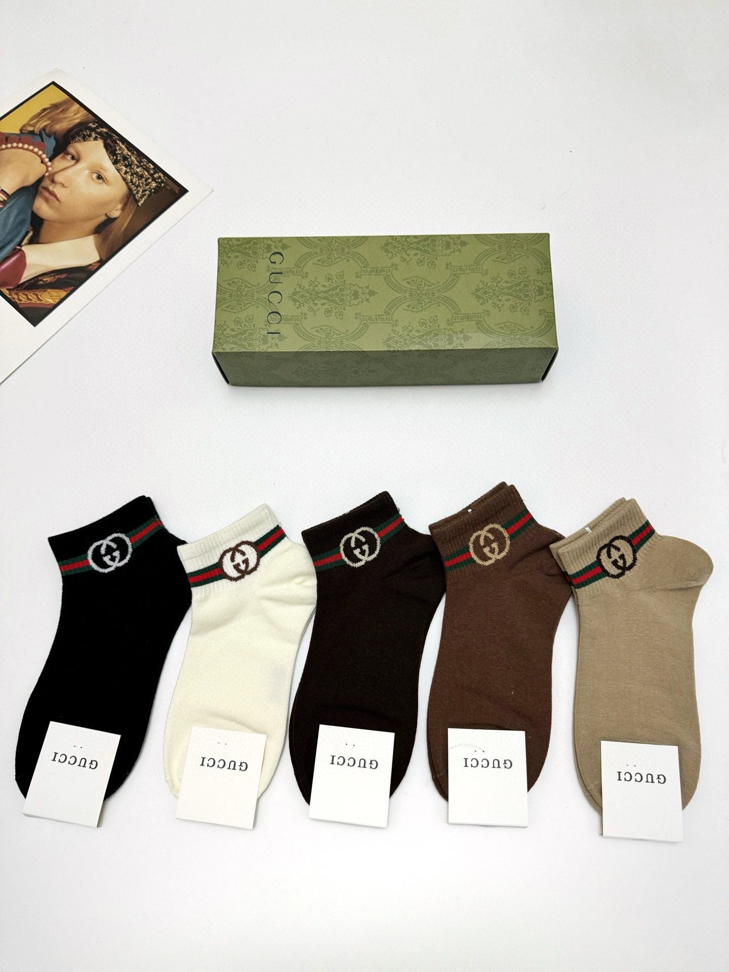  配包装
🌟【一盒5 双】男女同款
 🌟Gucci 古琦 经典字母logo 双G 短袜   ，ins超火