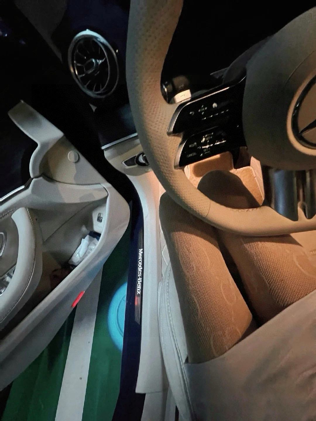 NO:299069,Packaging (no concessions) [One box, one pair] (ordinary version, no logo at the waist) Black and white GUCCI Guqi Big G letter European and American style stockings, pantyhose and net stockings, super elastic, soft material, big brands are on the street, super easy to match, Ins hot products, a must-have item for trendy people!  socks, stockings, socks, gucci, socks19860909配包装（无让利）【一盒一双】（普通版本,腰部没logo）黑白两色 GUCCI 古奇 大G字母欧美风丝袜连裤袜网袜,超大弹力,材质柔软大牌出街,超好搭 ,ins爆款,潮人必备单品！袜子,丝袜,袜子,gucci,socks,accessory