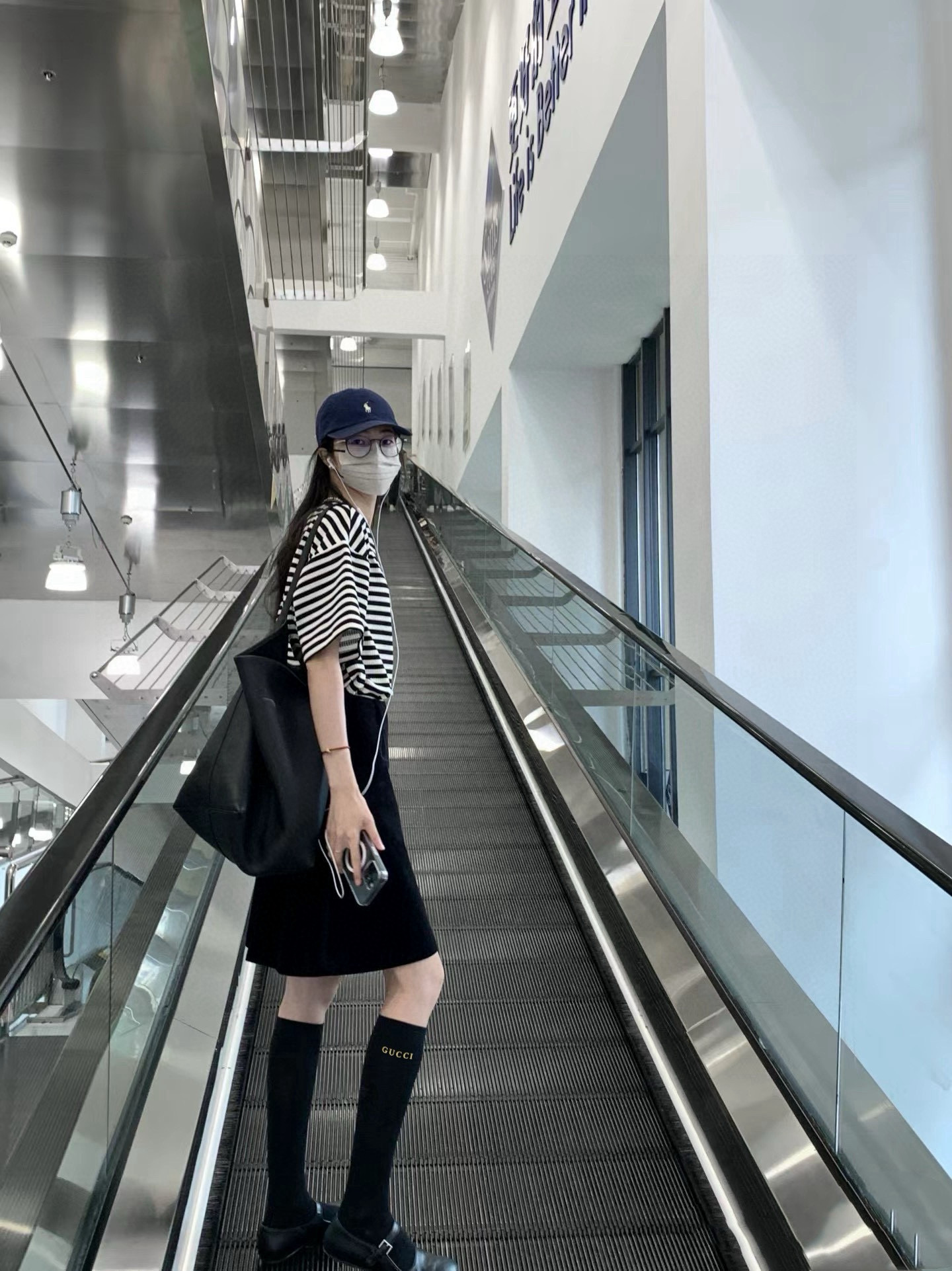  配包装
🌟【一盒一双】
🌟 Gucci 古琦立体硅胶经典字母 长筒袜 小腿袜🔥双针针织材质，超完美结合