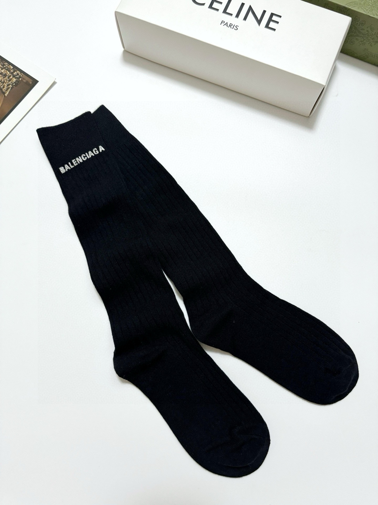  配包装
🌟【一盒一双】
🌟 balenciaga 巴黎世家 立体硅胶经典字母 长筒袜 小腿袜🔥双针针织