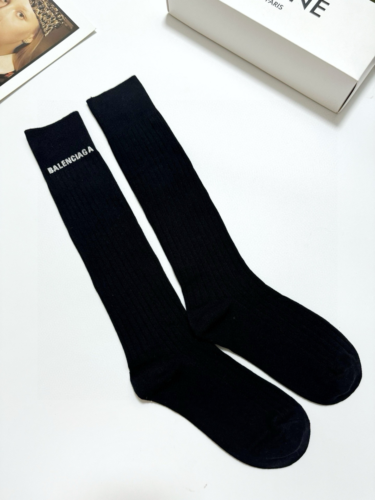  配包装
🌟【一盒一双】
🌟 balenciaga 巴黎世家 立体硅胶经典字母 长筒袜 小腿袜🔥双针针织