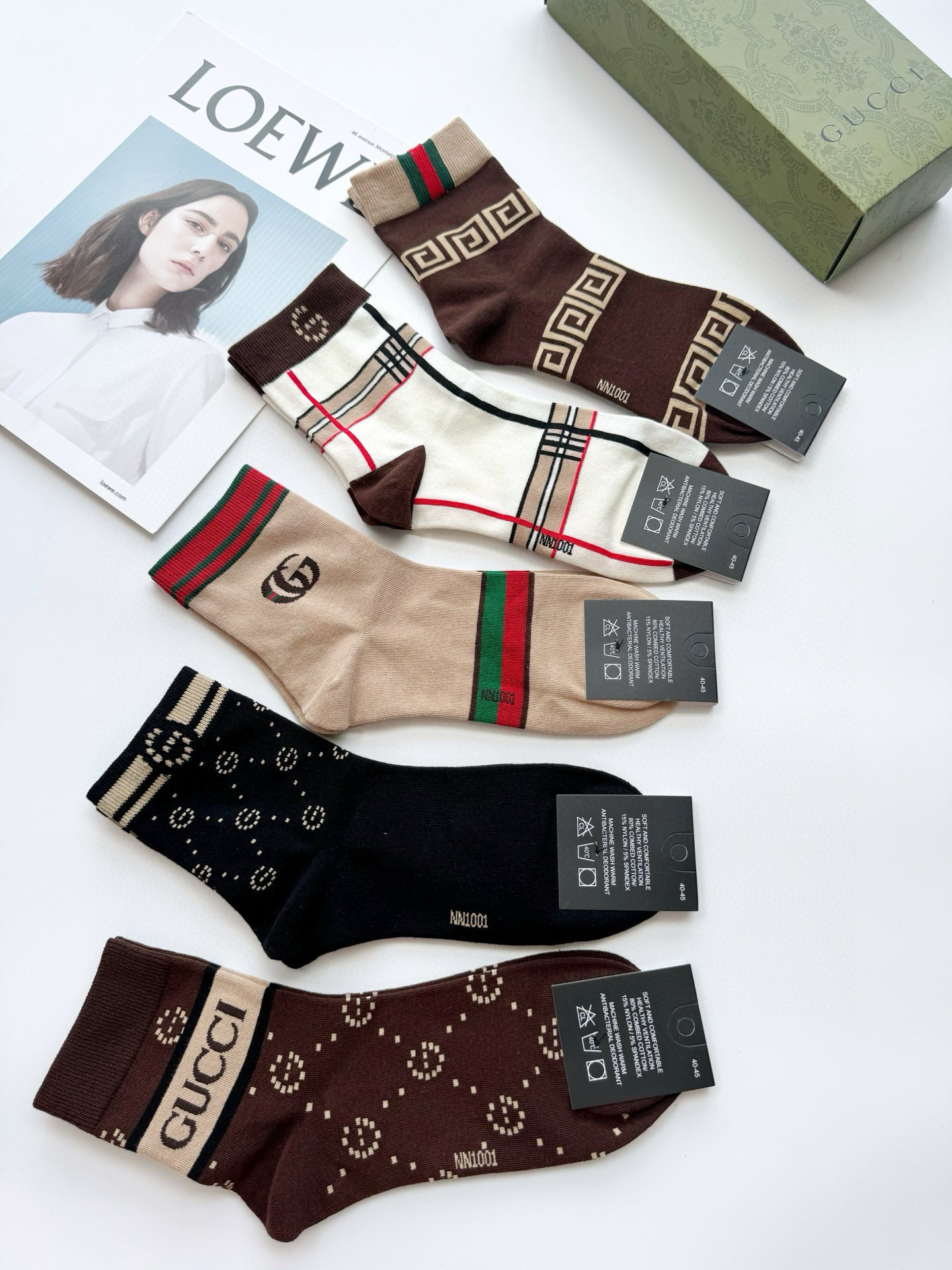  配包装
🌟【一盒5 双】
 🌟Gucci 古琦 经典字母logo 纯棉短筒袜 ，男女同款   ，ins