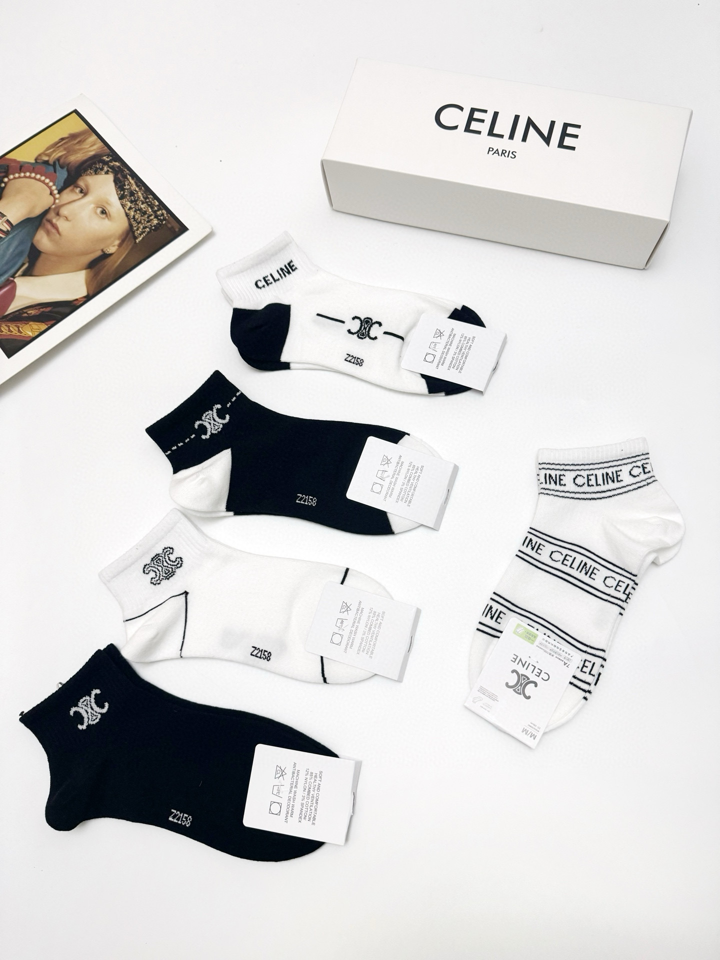   配包装
🌟【一盒5 双】
🌟Celine 赛琳 经典字母 logo短袜  ！纯棉面料软糯亲肤！
🌟i