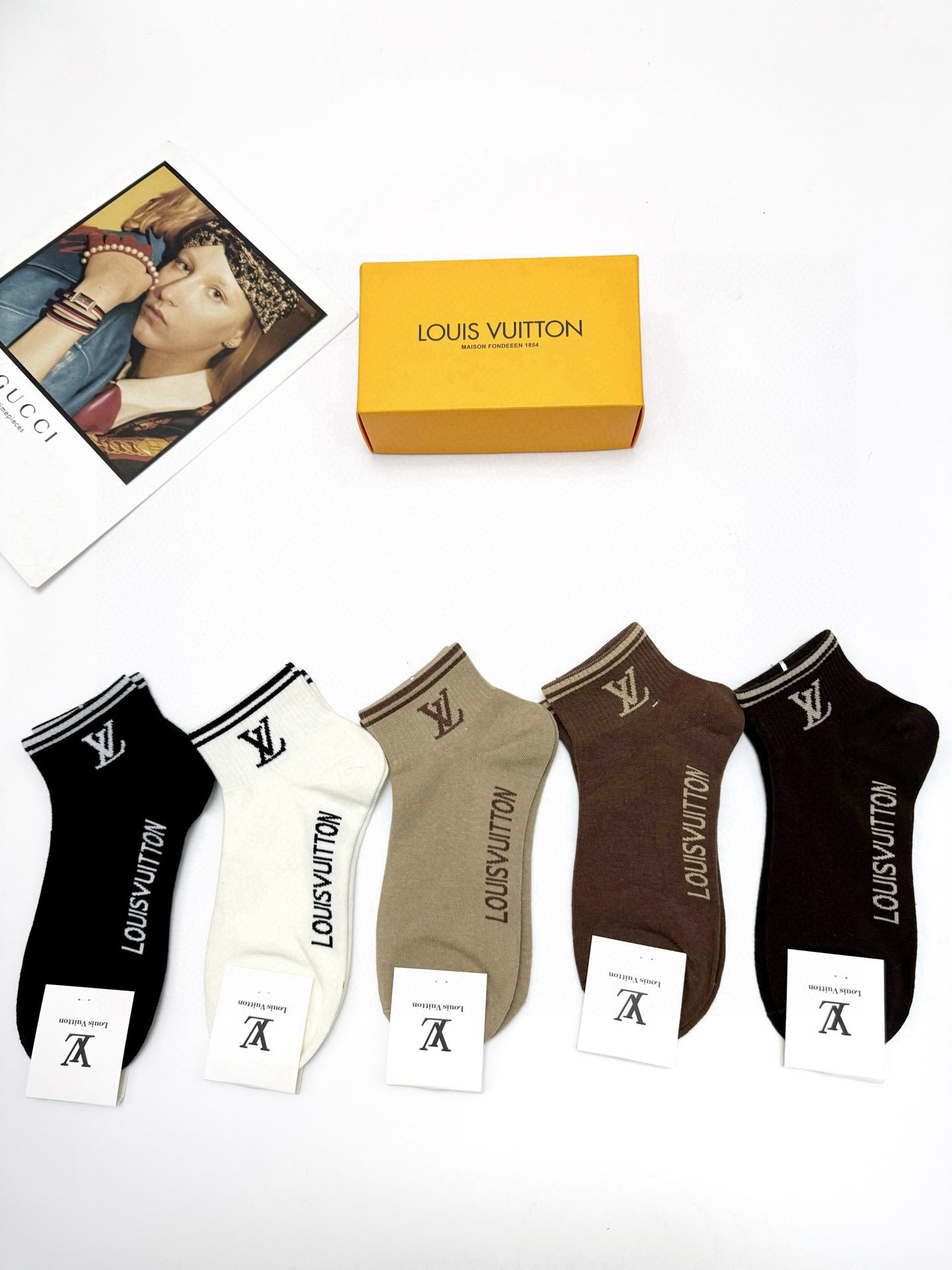 NO:299422,Packaging [one box of 5 pairs] LV Louis Vuitton Classic letter logo ins super popular socks, pure cotton fabric, must-have for trendy people, classic color matching Personalized and fashionable versatile style, you deserve socks, stockings, socks, louis vuitton, louis vuitton, socks19860909配包装【一盒5 双】 LV 路易威登 经典字母logo ins超火爆短袜,纯棉面料,潮人必备 ,经典配色 个性时尚百搭款,你值得拥有哦袜子,丝袜,袜子,louis vuitton,louis vuitton,socks,accessory